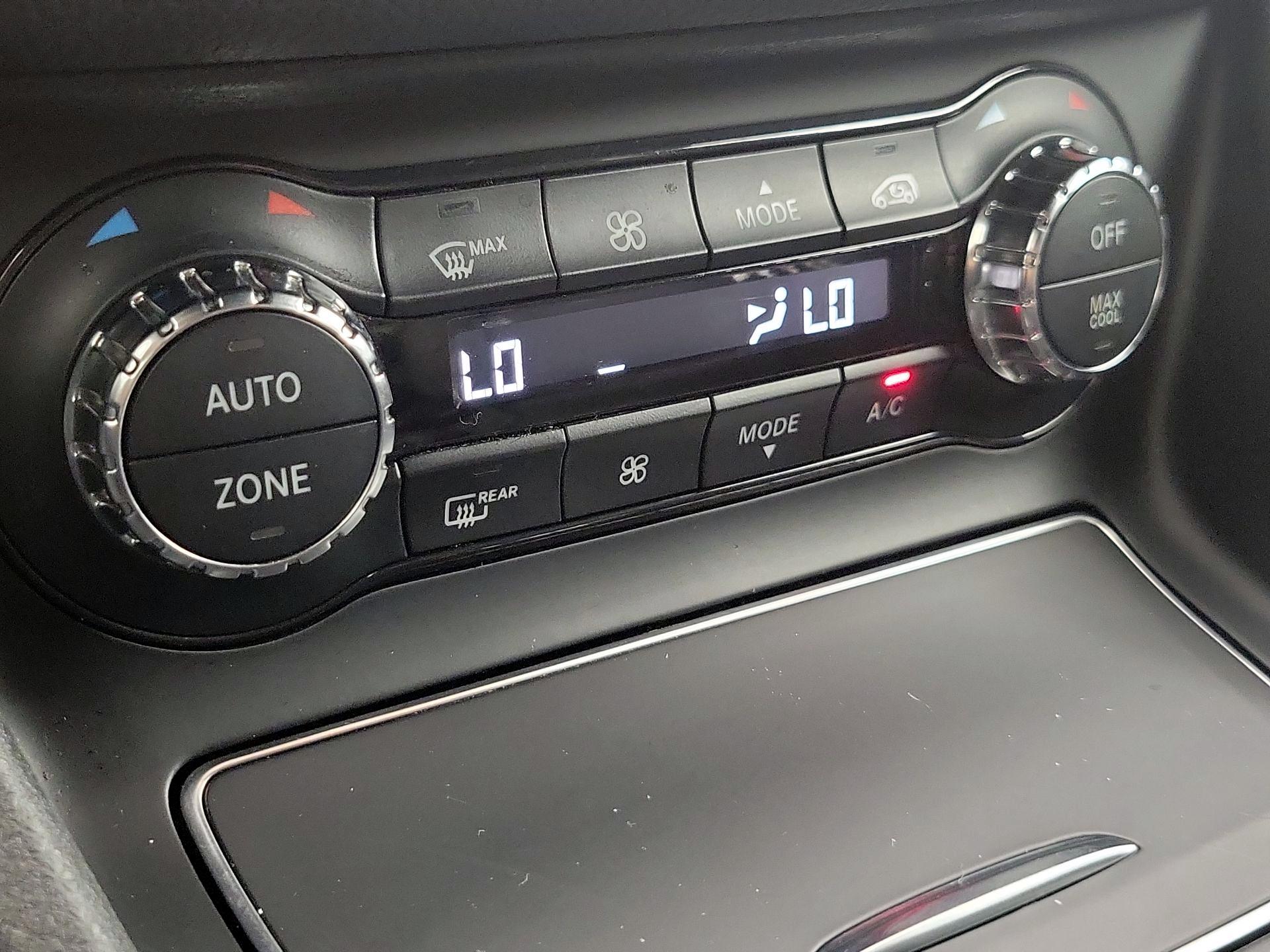 Thumbnail: 2019 Mercedes-Benz GLA - 16