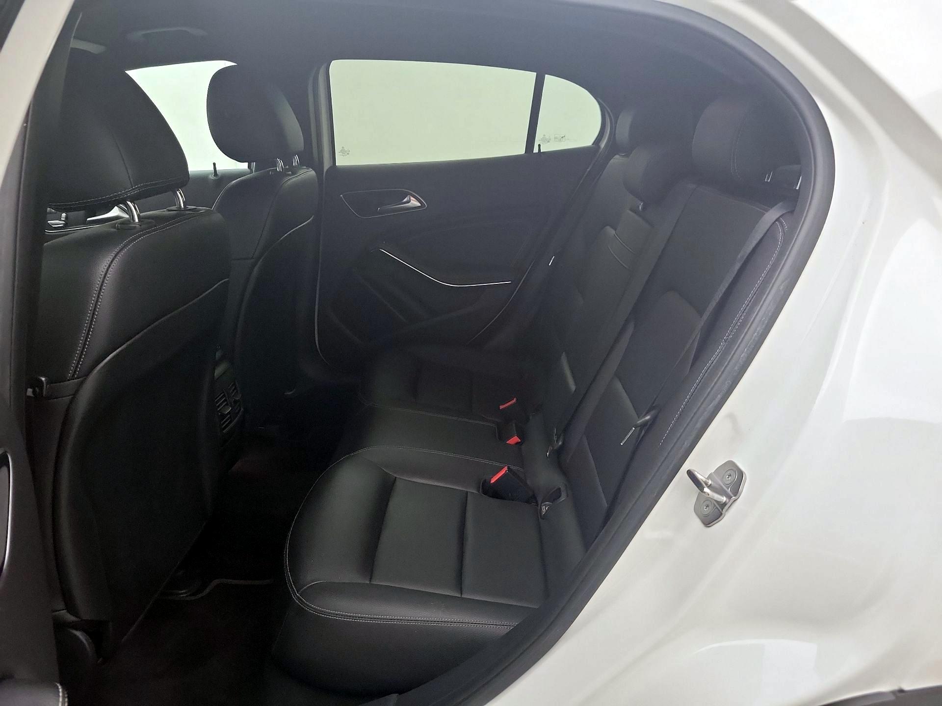 Thumbnail: 2019 Mercedes-Benz GLA - 19