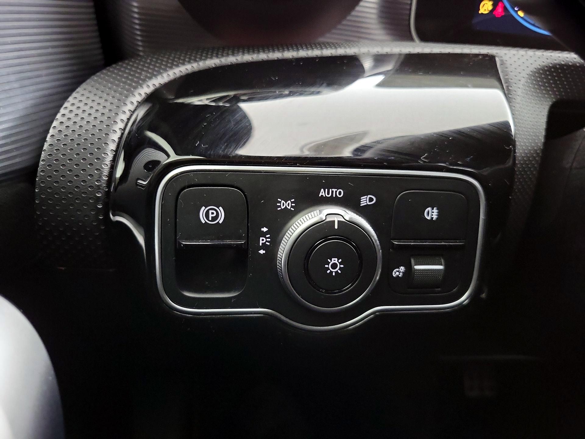 Thumbnail: 2020 Mercedes-Benz A-Class - 13