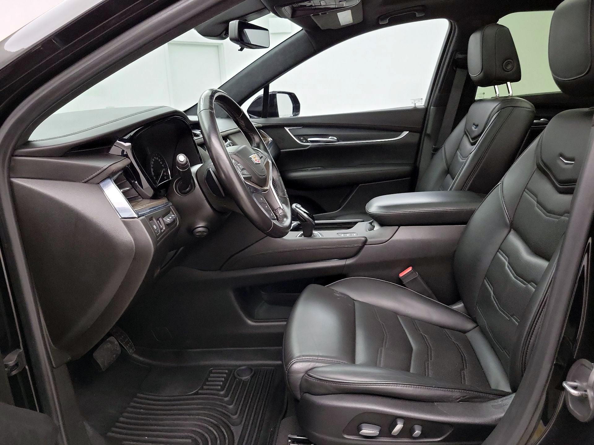 Thumbnail: 2018 Cadillac XT5 - 11