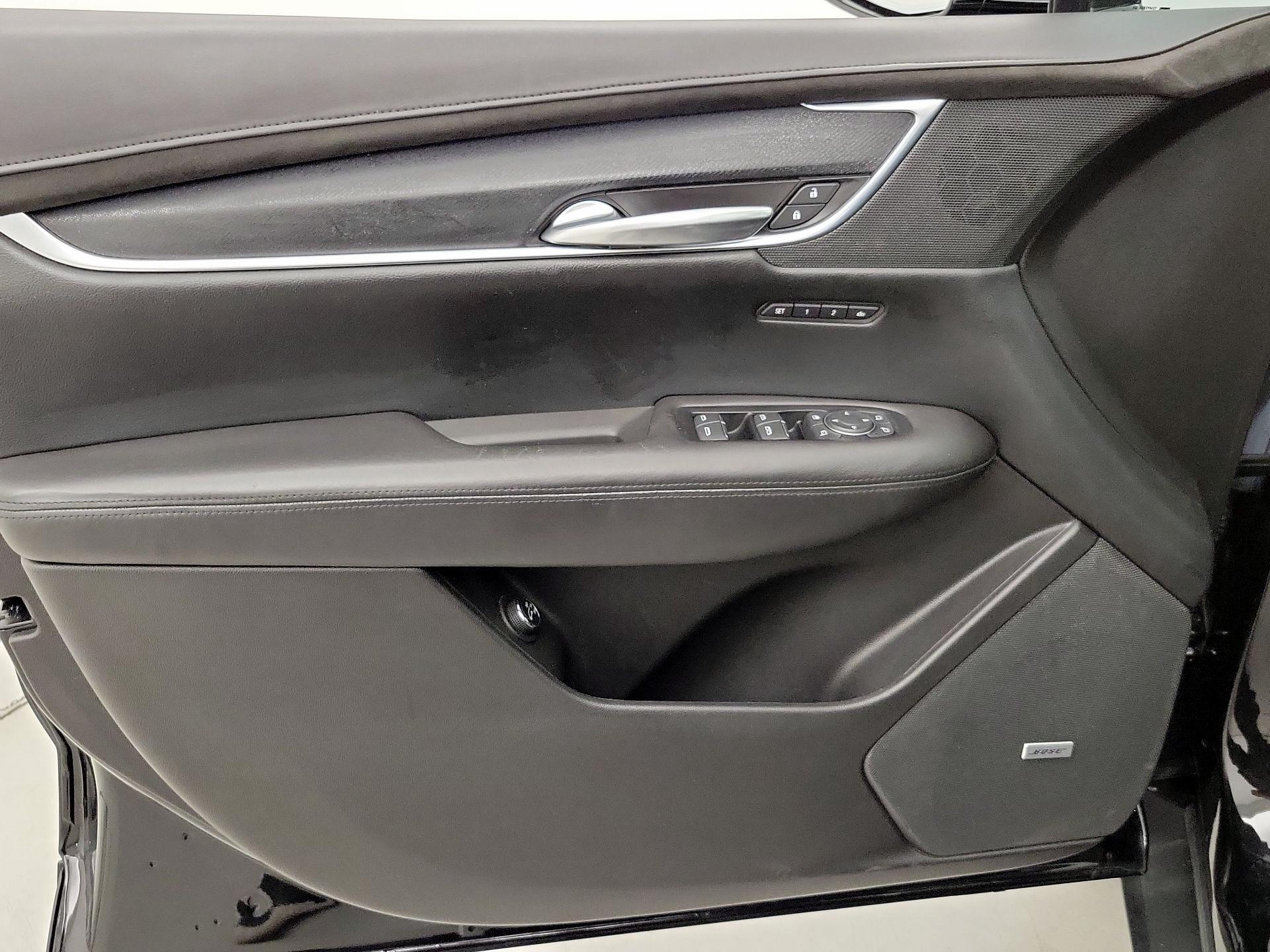 Thumbnail: 2018 Cadillac XT5 - 12
