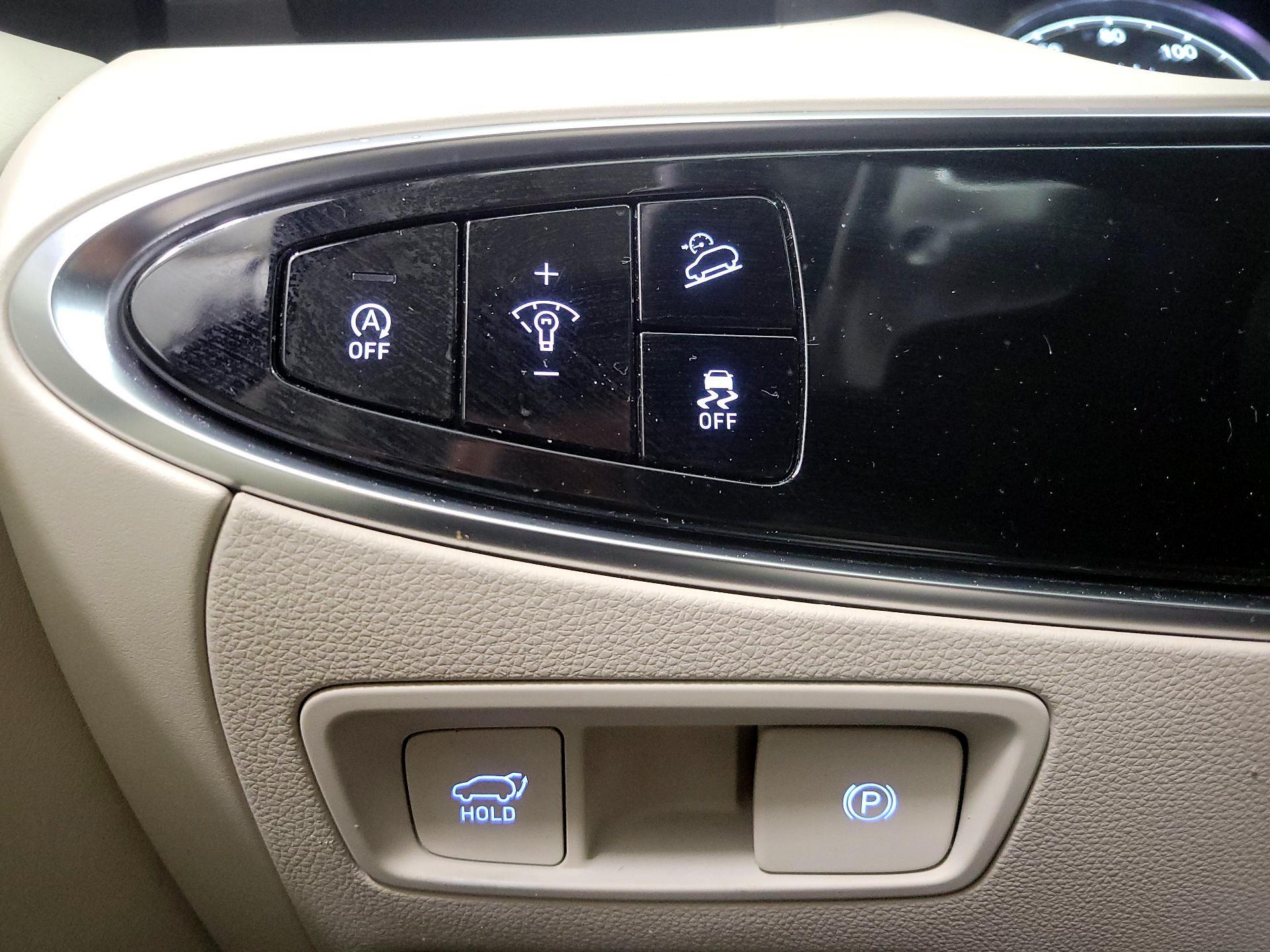 Thumbnail: 2022 Genesis GV70 - 13