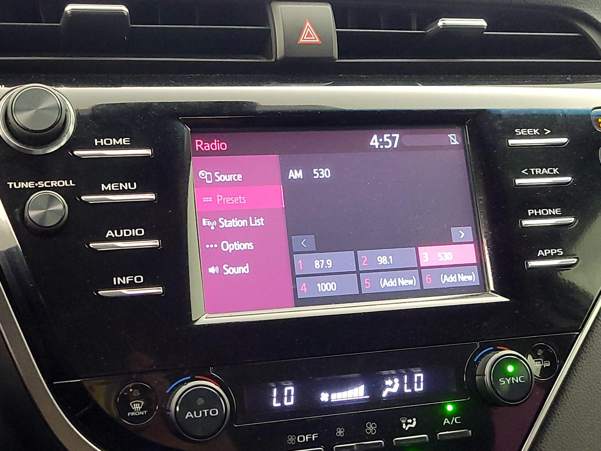 Thumbnail: 2018 Toyota Camry - 15