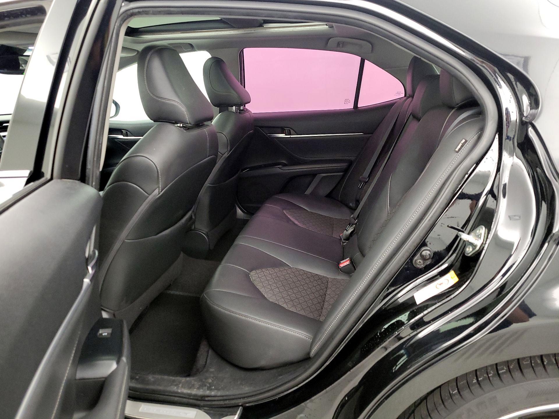 Thumbnail: 2018 Toyota Camry - 20