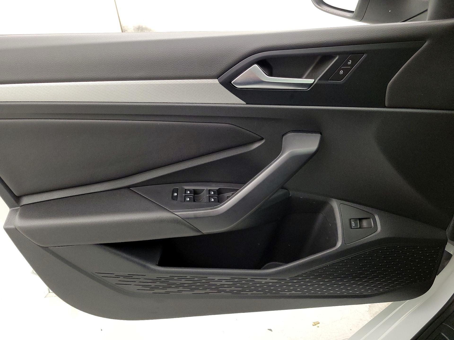 Thumbnail: 2019 Volkswagen Jetta - 12