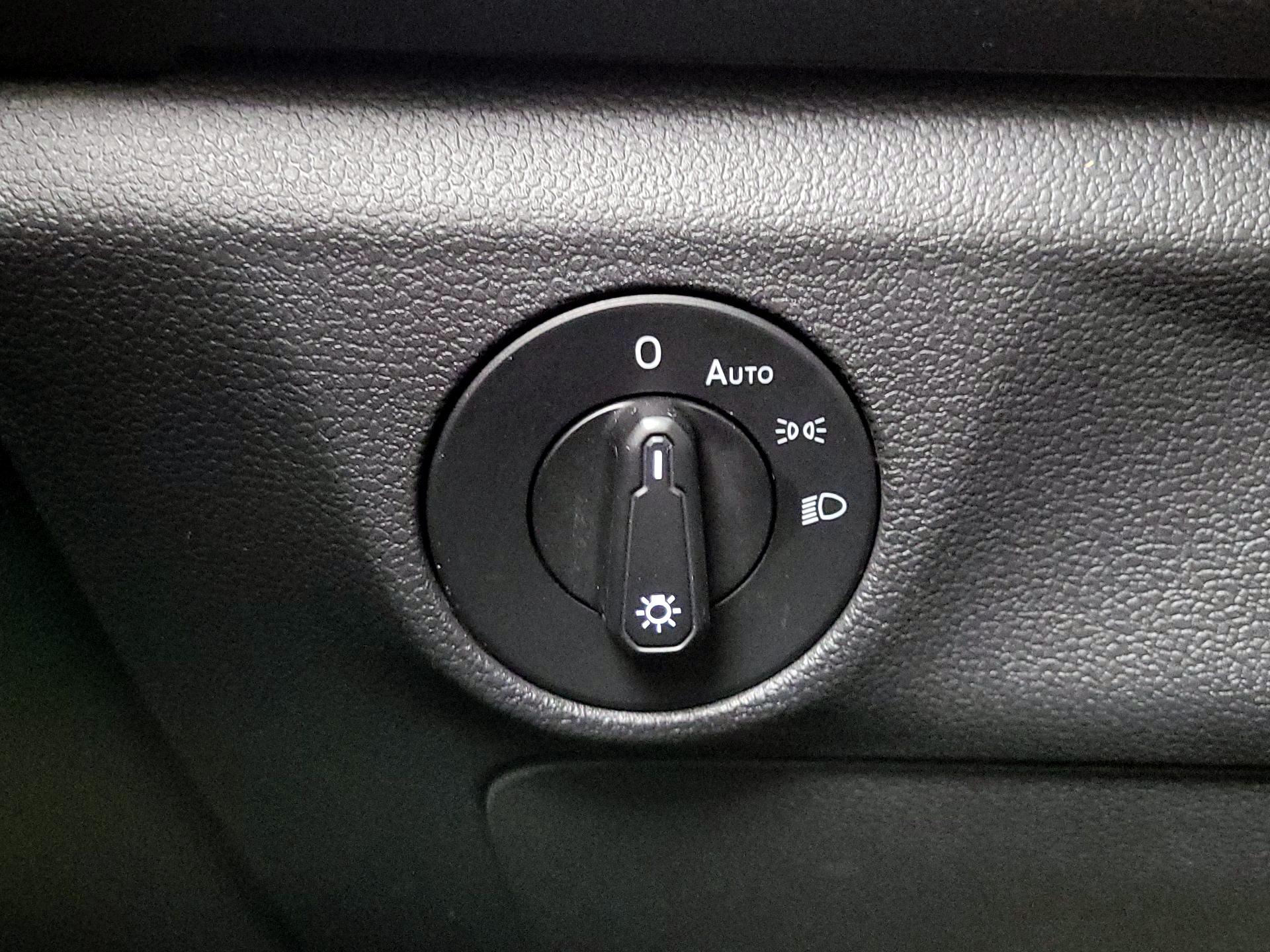 Thumbnail: 2019 Volkswagen Jetta - 13