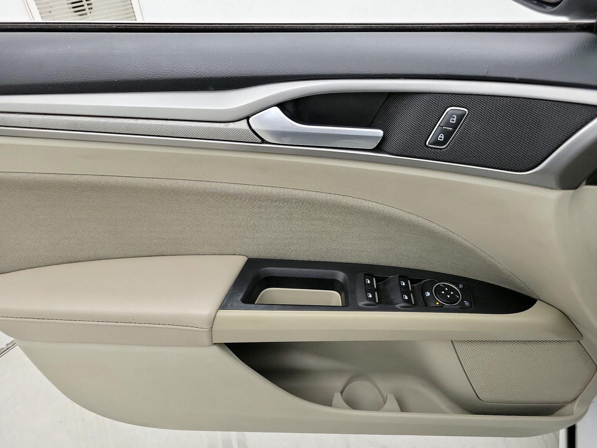 Thumbnail: 2019 Ford Fusion - 12