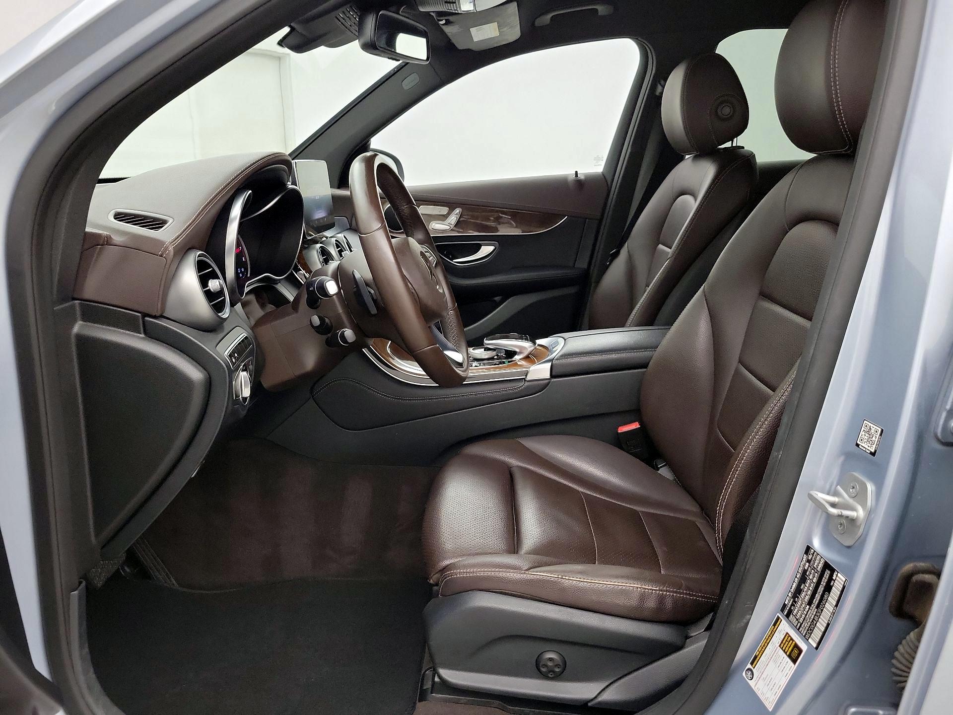 Thumbnail: 2016 Mercedes-Benz GLC - 11