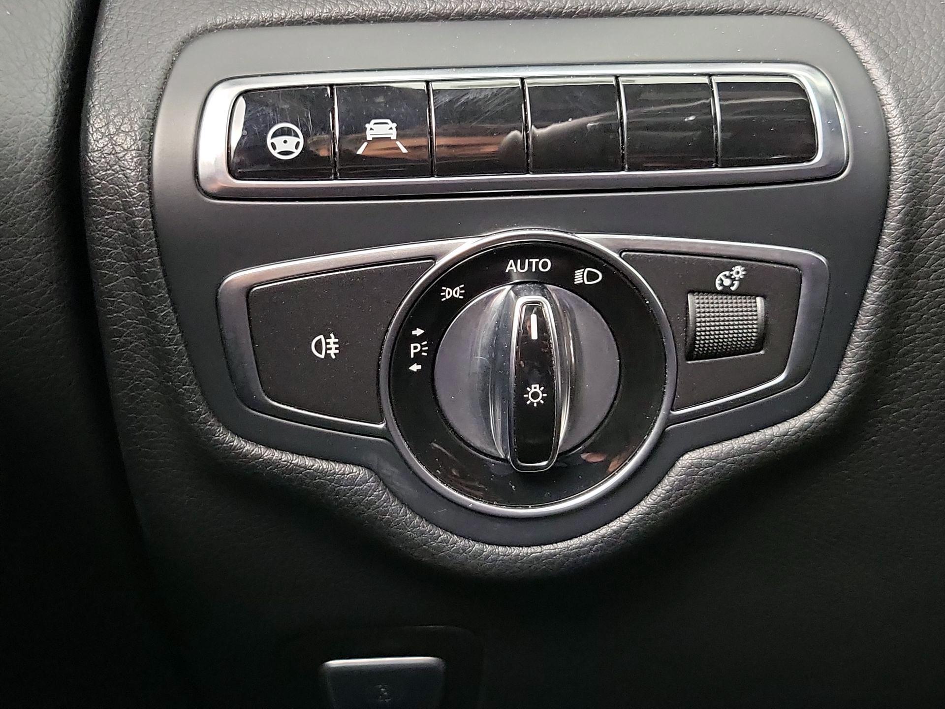 Thumbnail: 2016 Mercedes-Benz GLC - 13