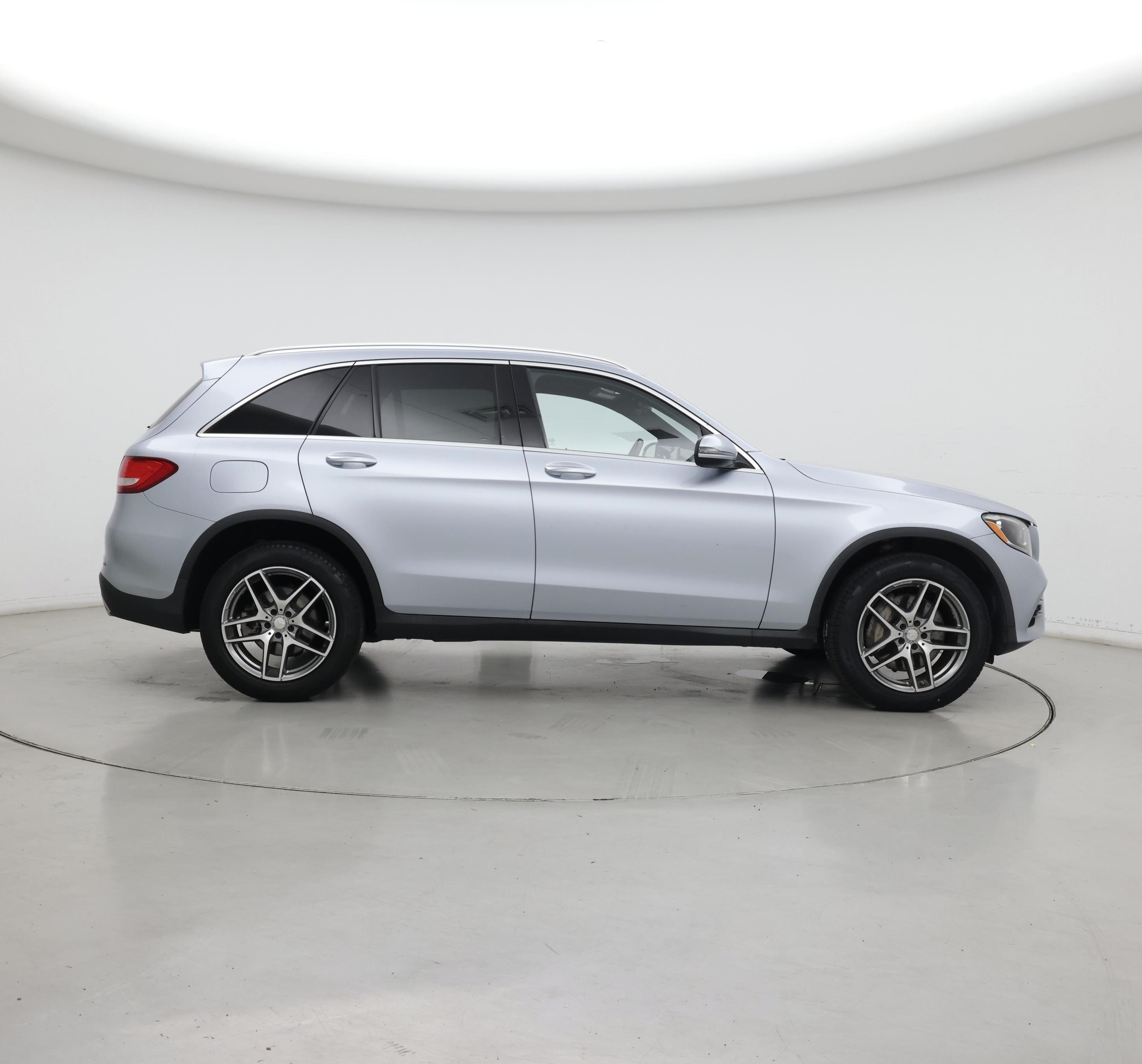 Thumbnail: 2016 Mercedes-Benz GLC - 7