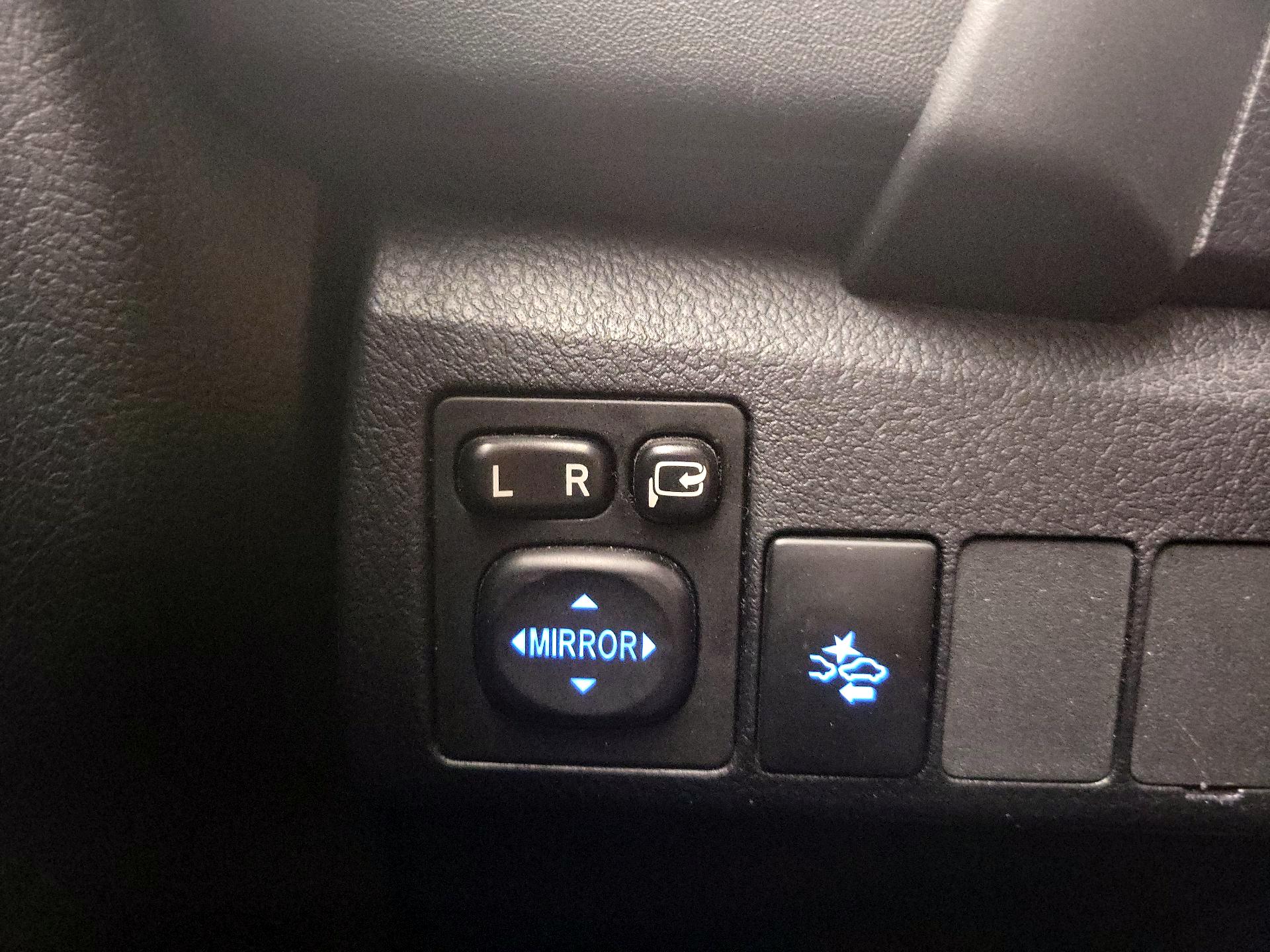 Thumbnail: 2018 Toyota Corolla iM - 13