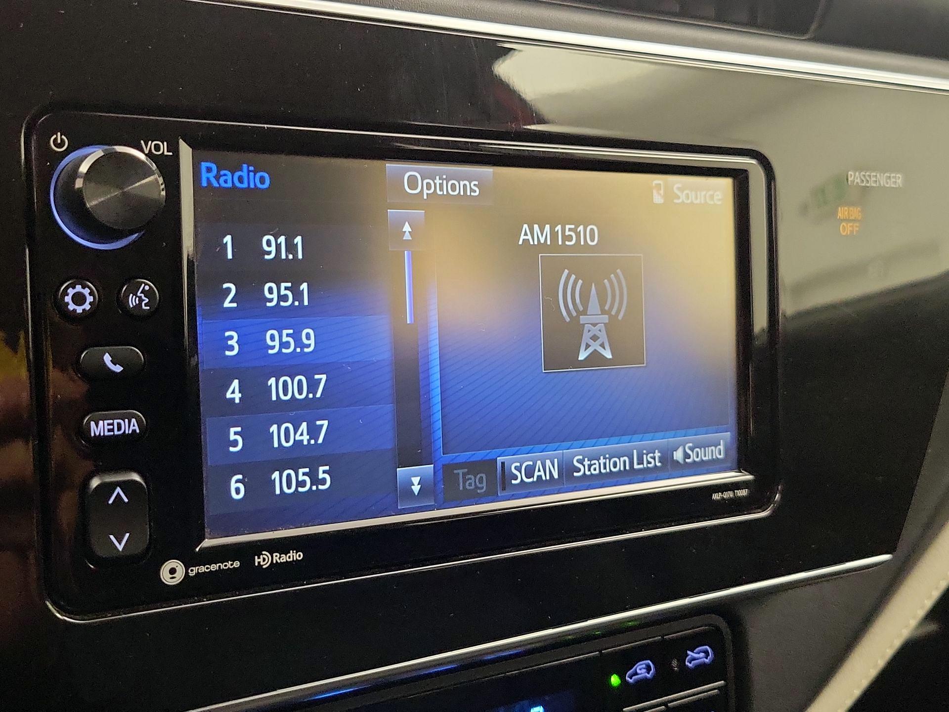 Thumbnail: 2018 Toyota Corolla iM - 15