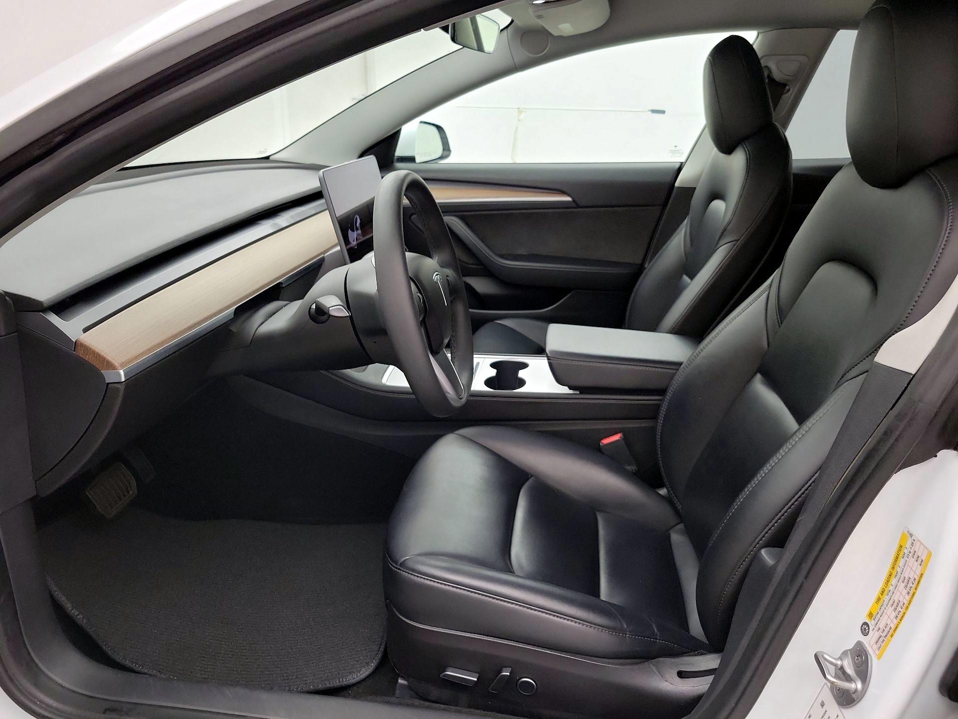 Thumbnail: 2022 Tesla Model 3 - 11