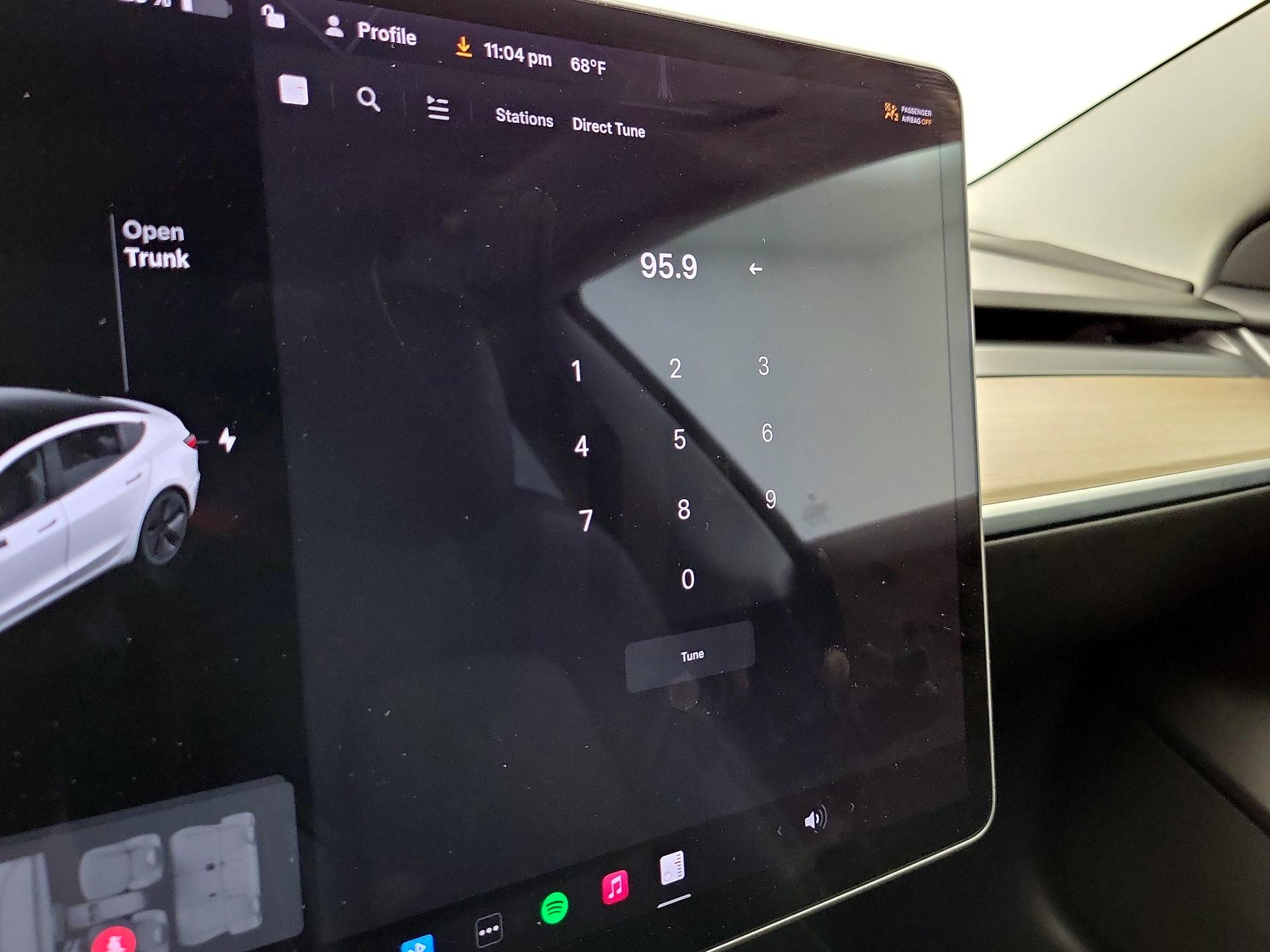 Thumbnail: 2022 Tesla Model 3 - 15