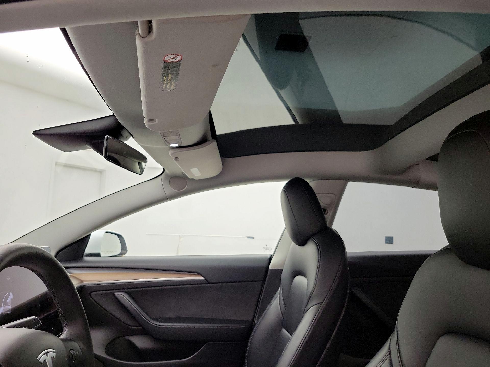 Thumbnail: 2022 Tesla Model 3 - 19