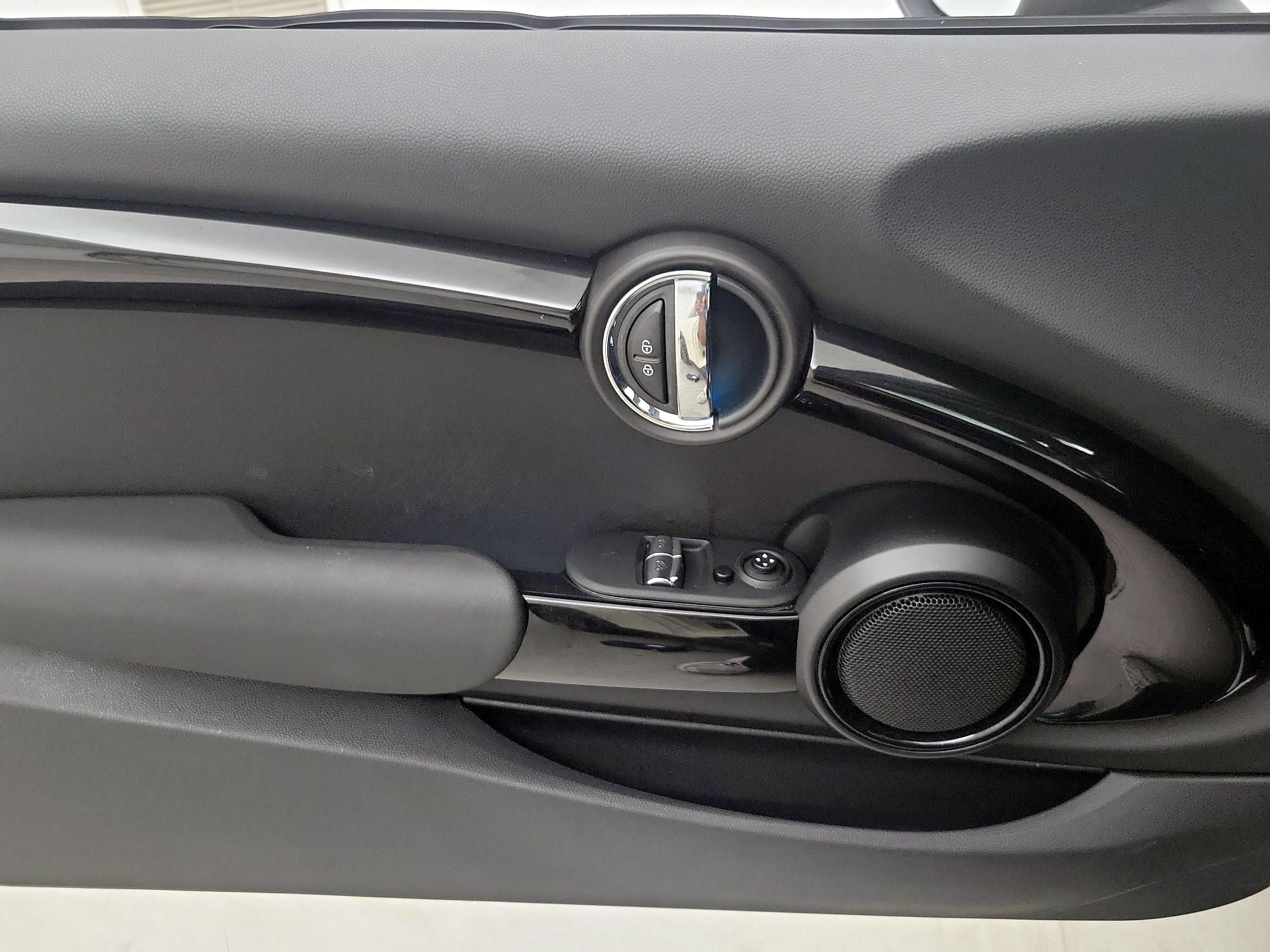 Thumbnail: 2021 MINI Cooper Hardtop - 12