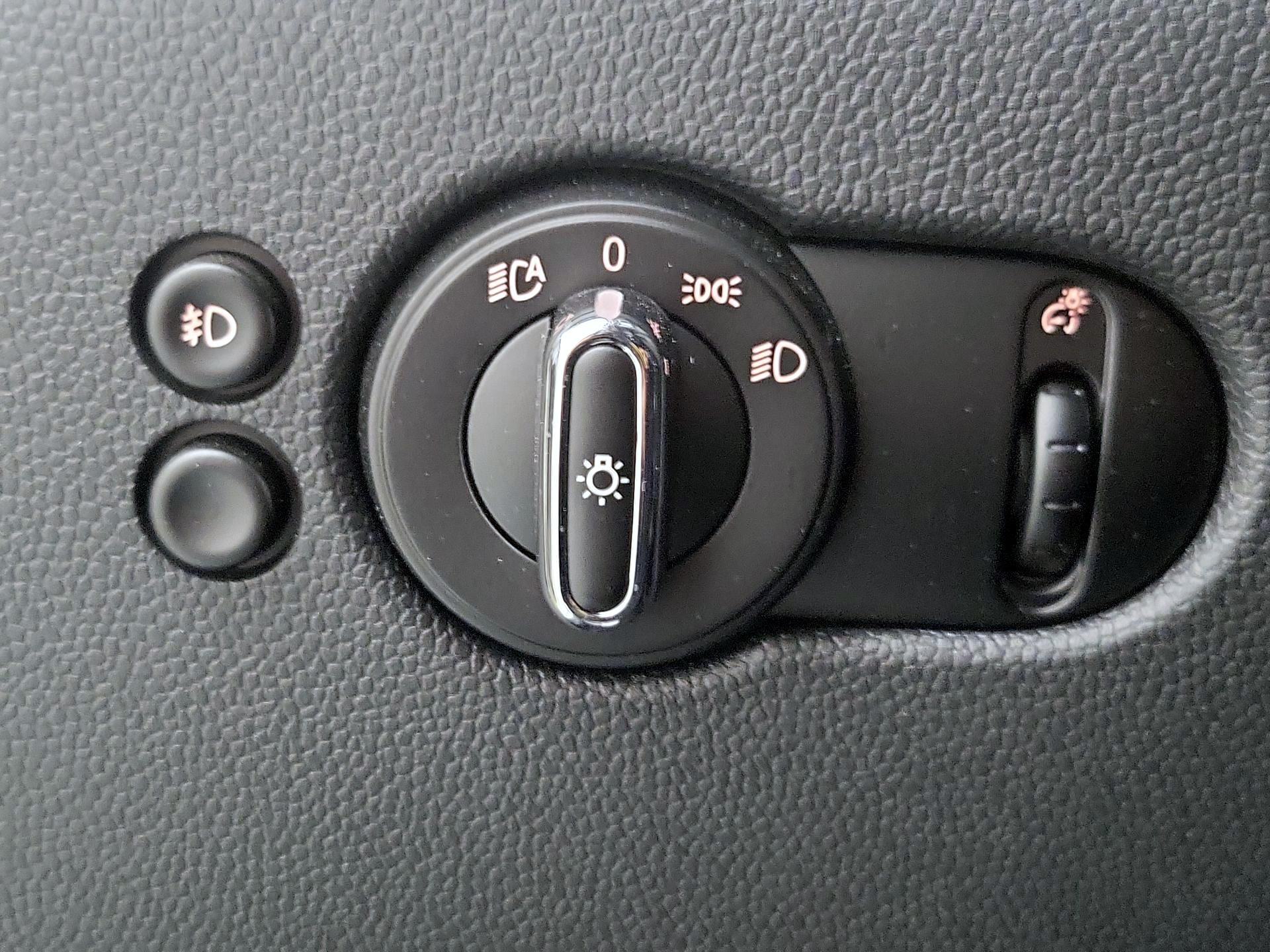 Thumbnail: 2021 MINI Cooper Hardtop - 13