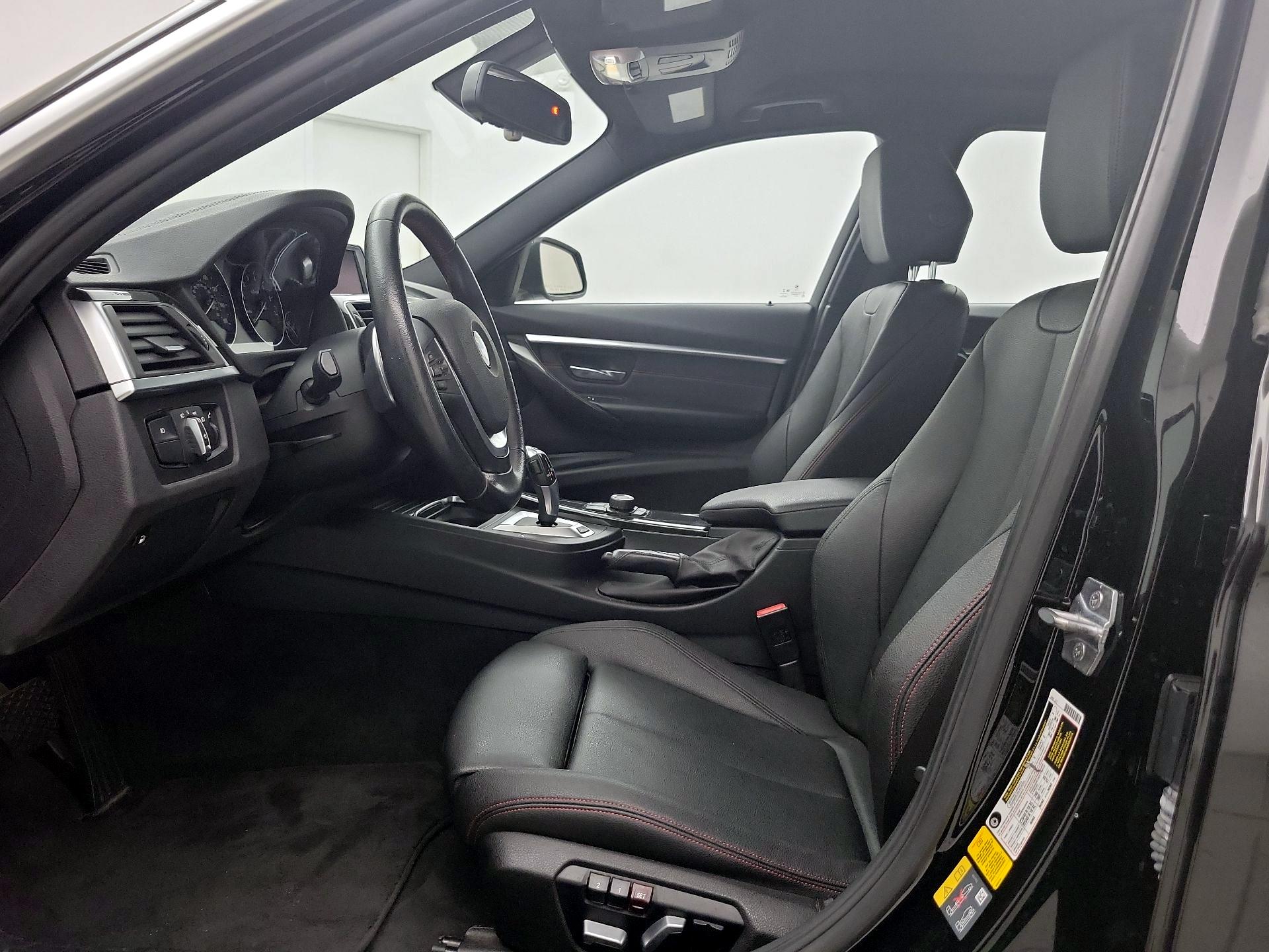 Thumbnail: 2018 BMW 3 Series - 11