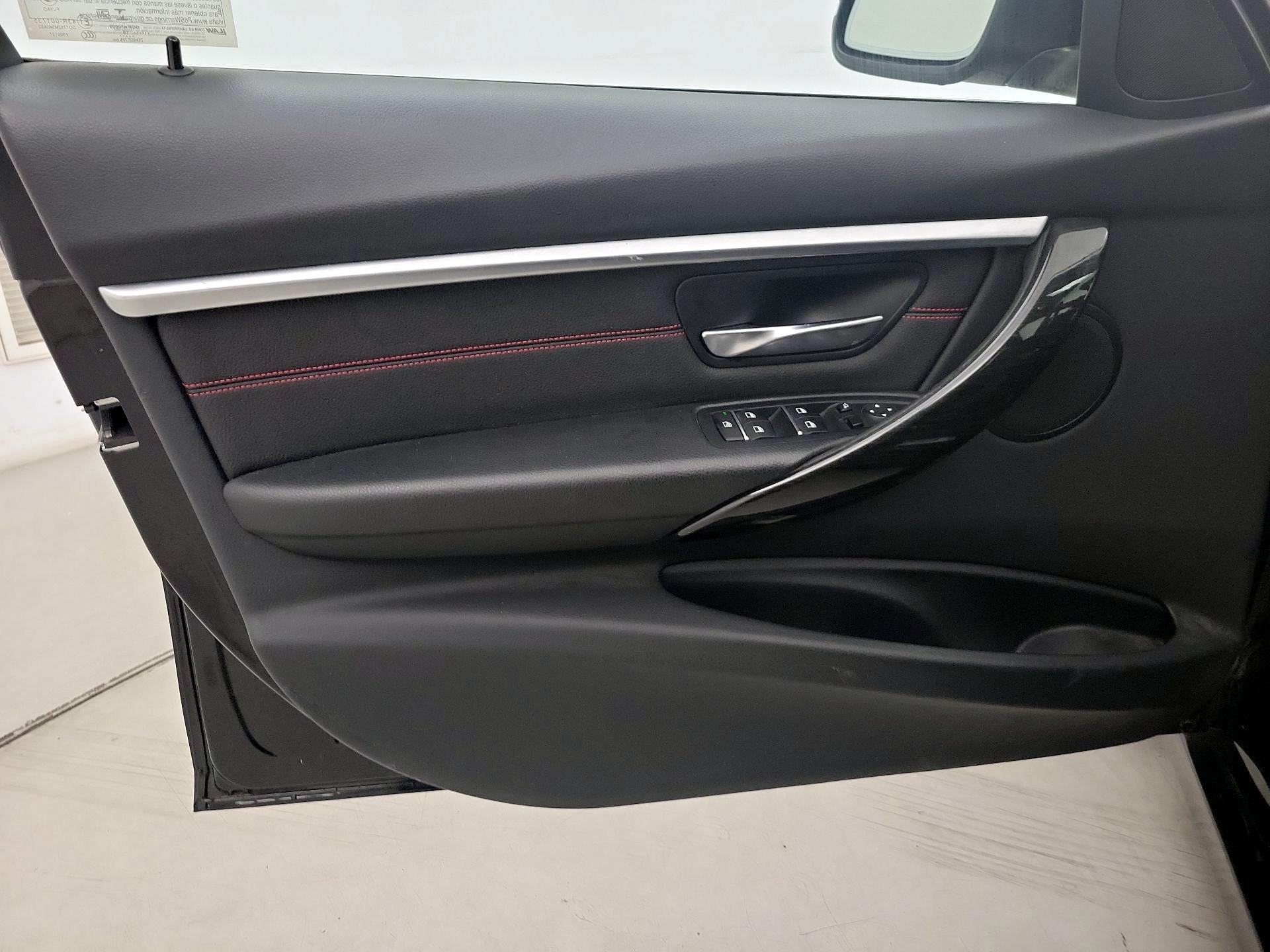 Thumbnail: 2018 BMW 3 Series - 12