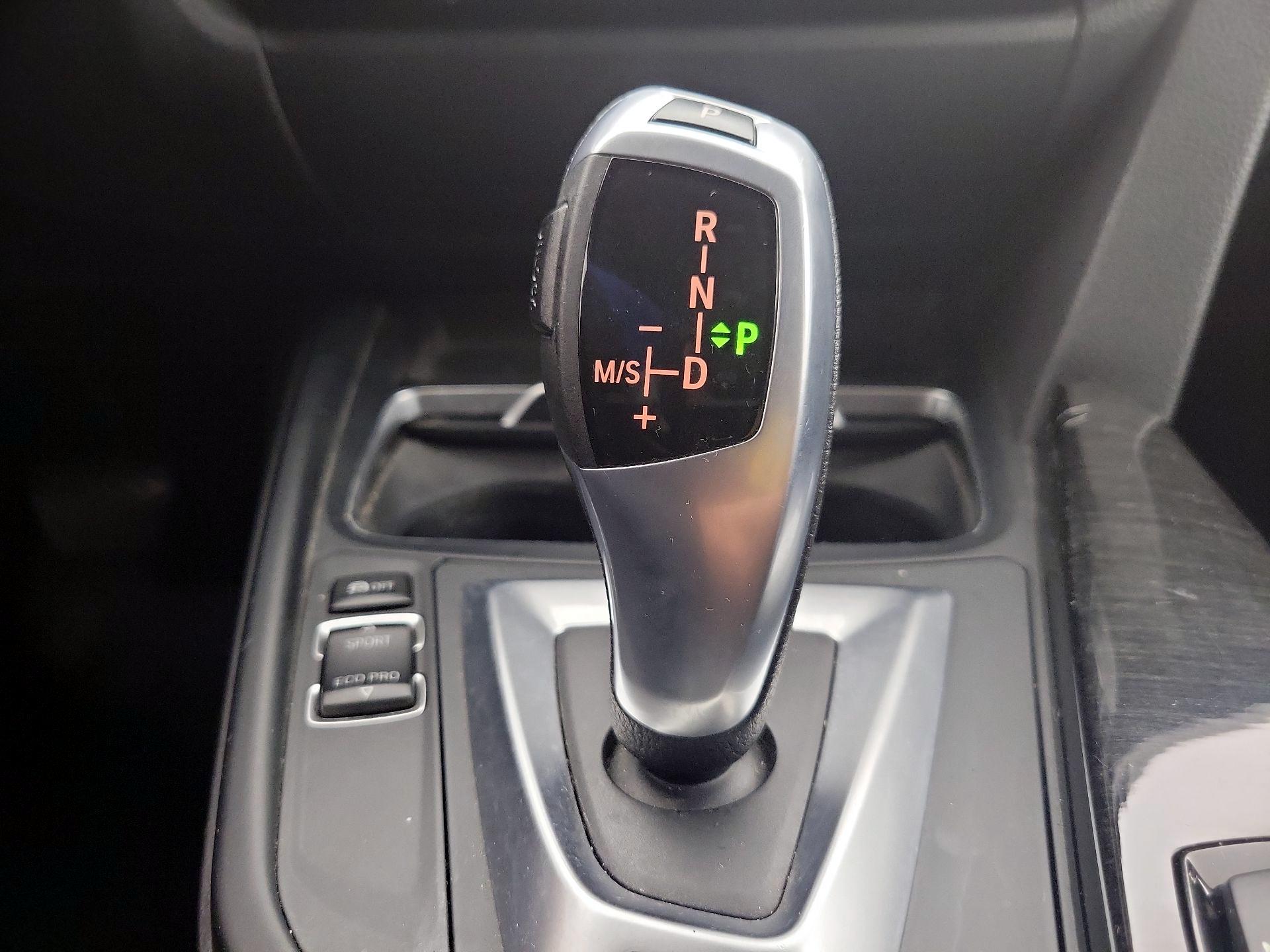 Thumbnail: 2018 BMW 3 Series - 17