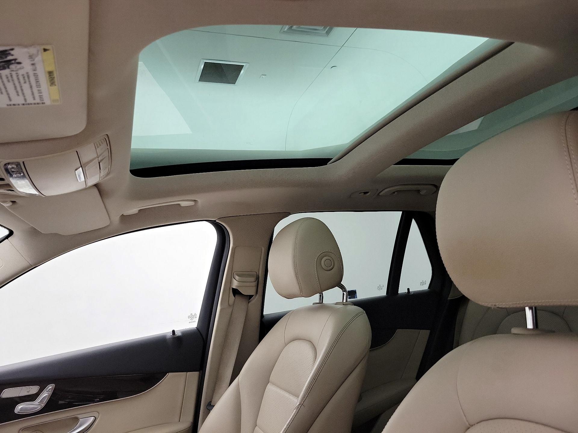 Thumbnail: 2016 Mercedes-Benz GLC - 20