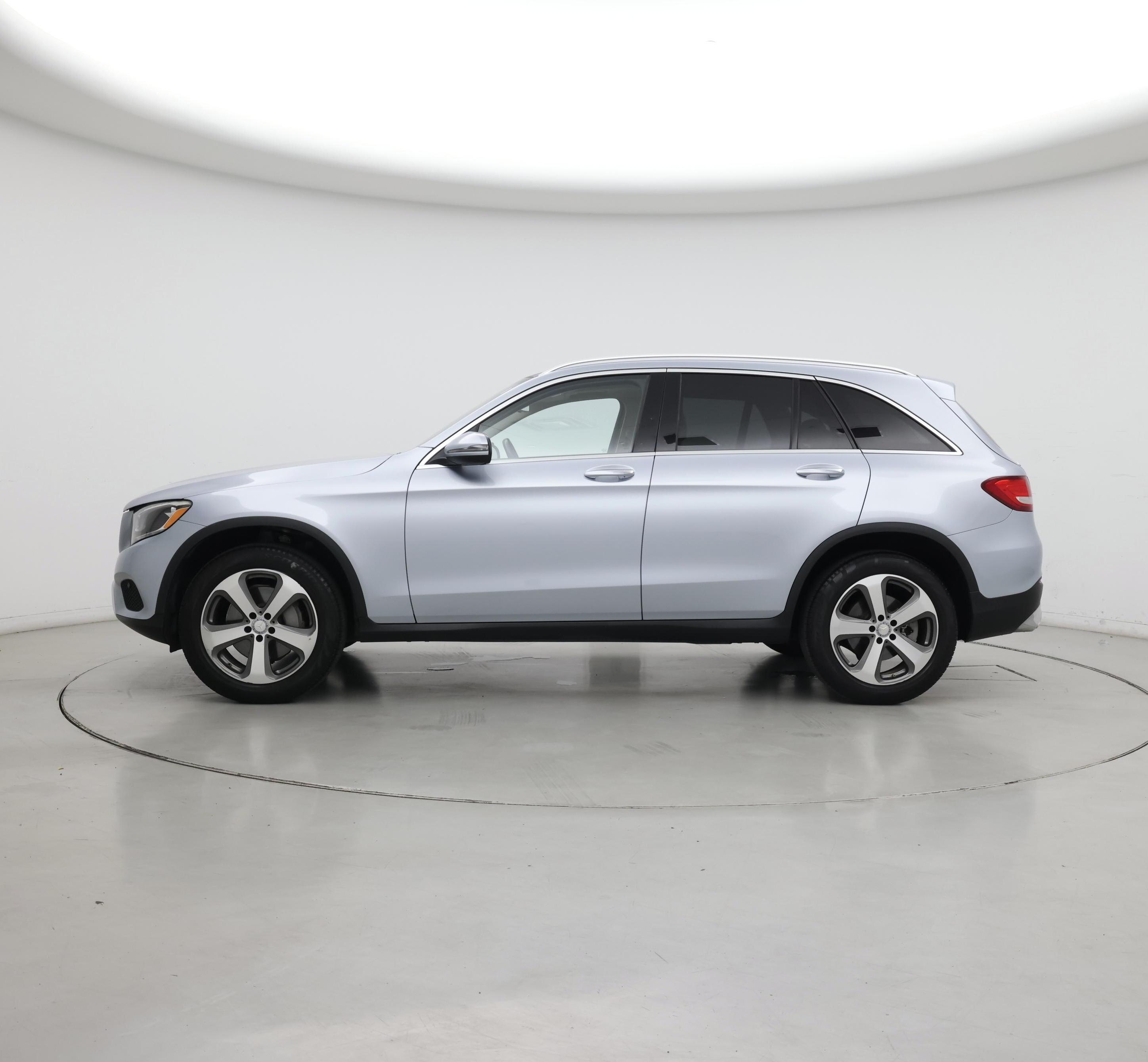 Thumbnail: 2016 Mercedes-Benz GLC - 3