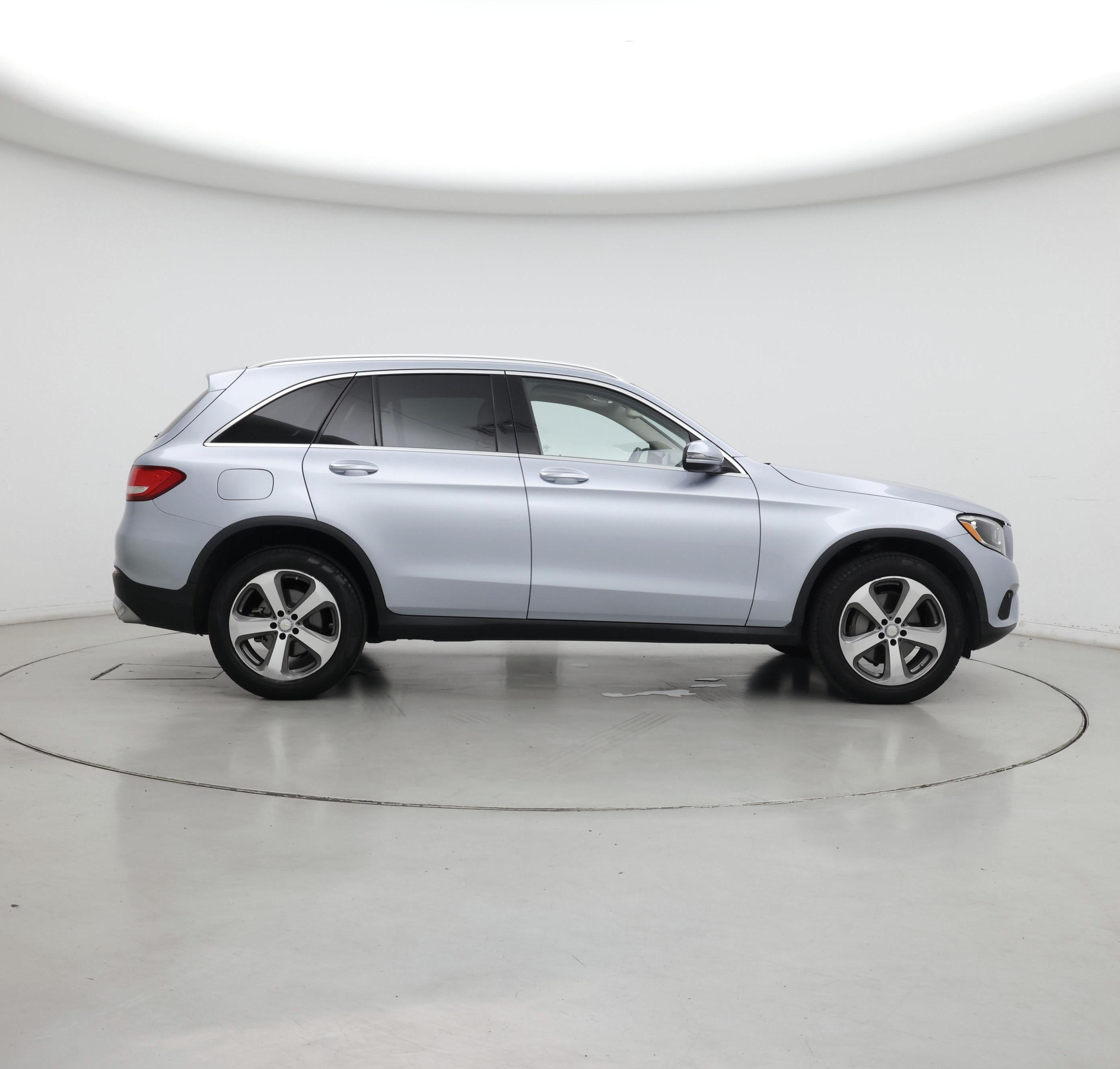 Thumbnail: 2016 Mercedes-Benz GLC - 7