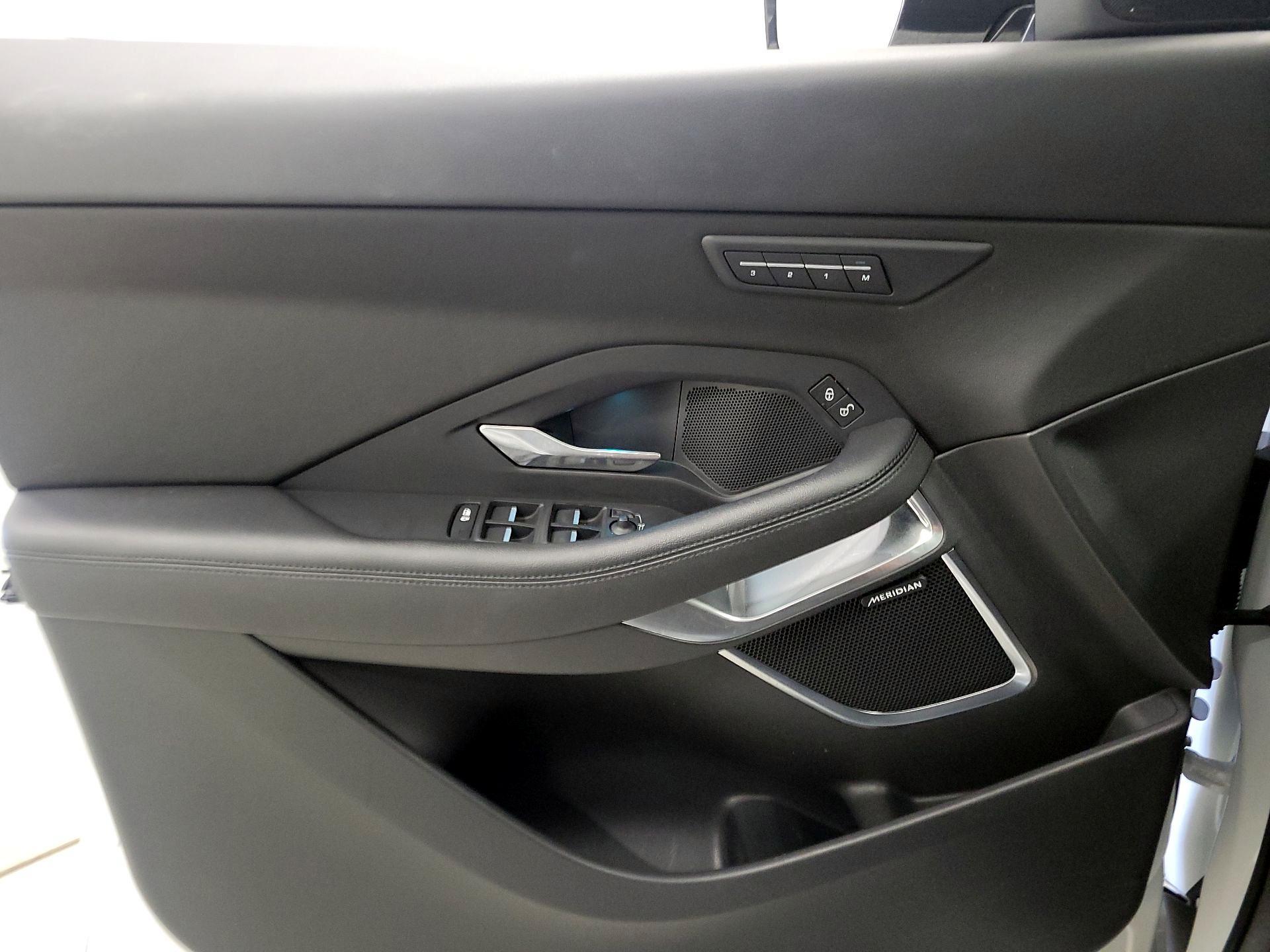 Thumbnail: 2020 Jaguar E-Pace - 12