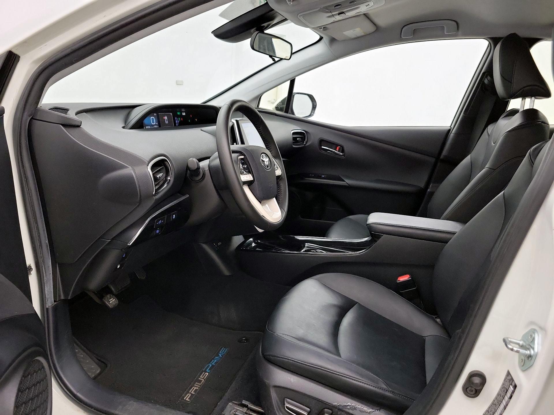 Thumbnail: 2017 Toyota Prius Prime - 11