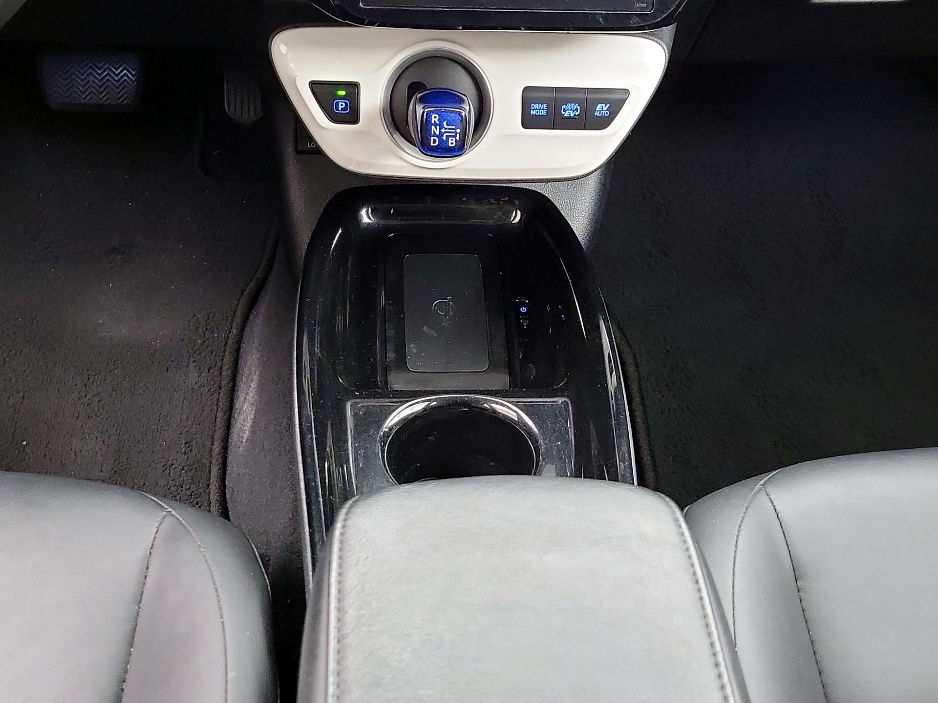 Thumbnail: 2017 Toyota Prius Prime - 18