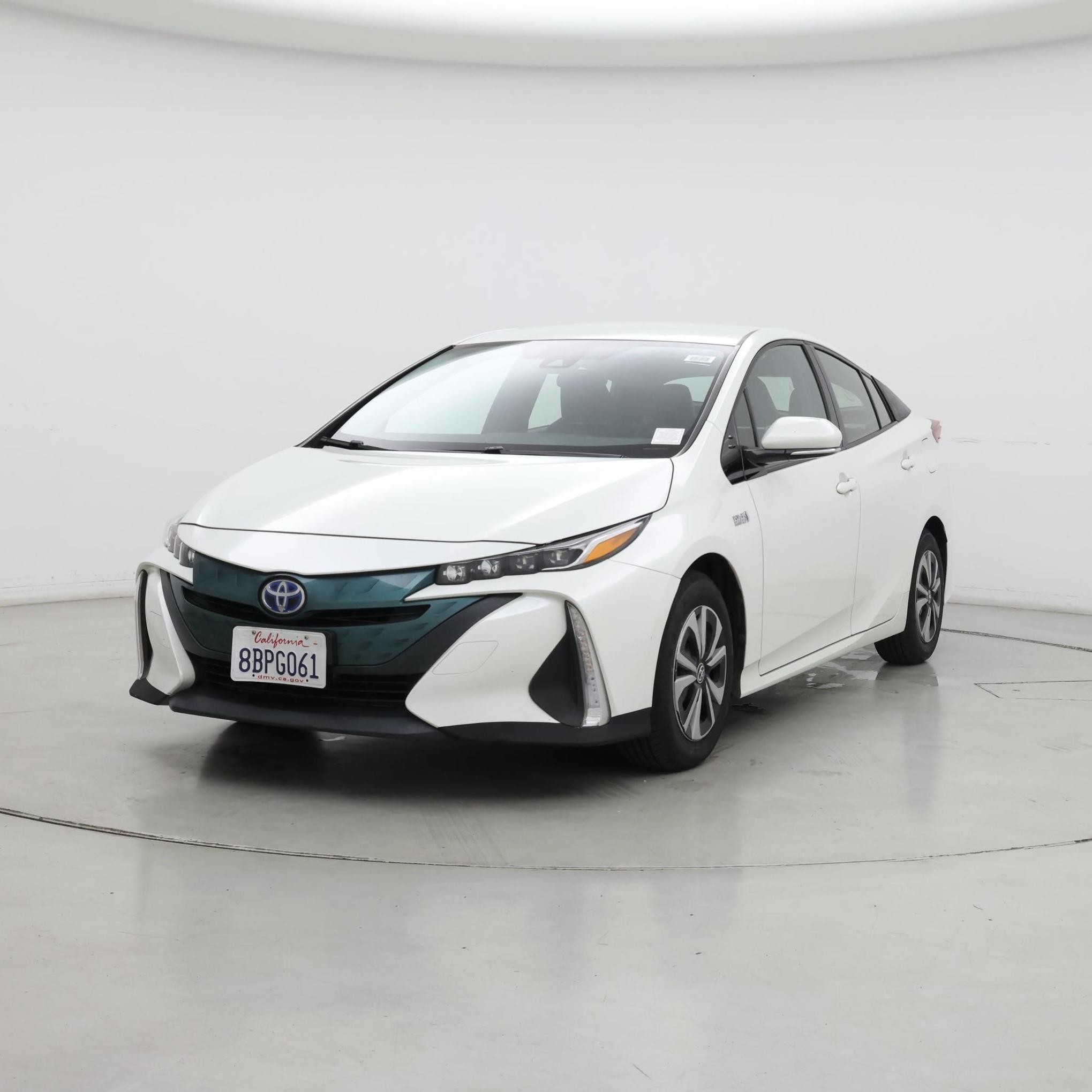 Thumbnail: 2017 Toyota Prius Prime - 4