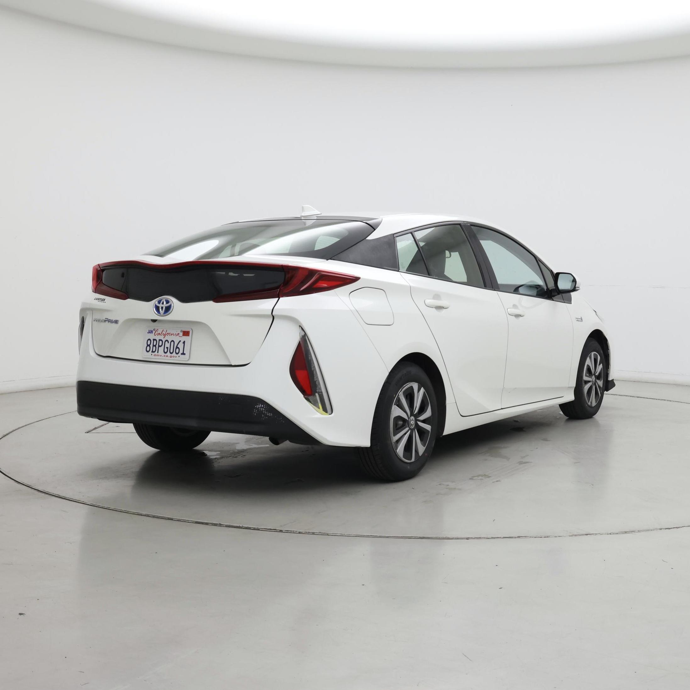 Thumbnail: 2017 Toyota Prius Prime - 8