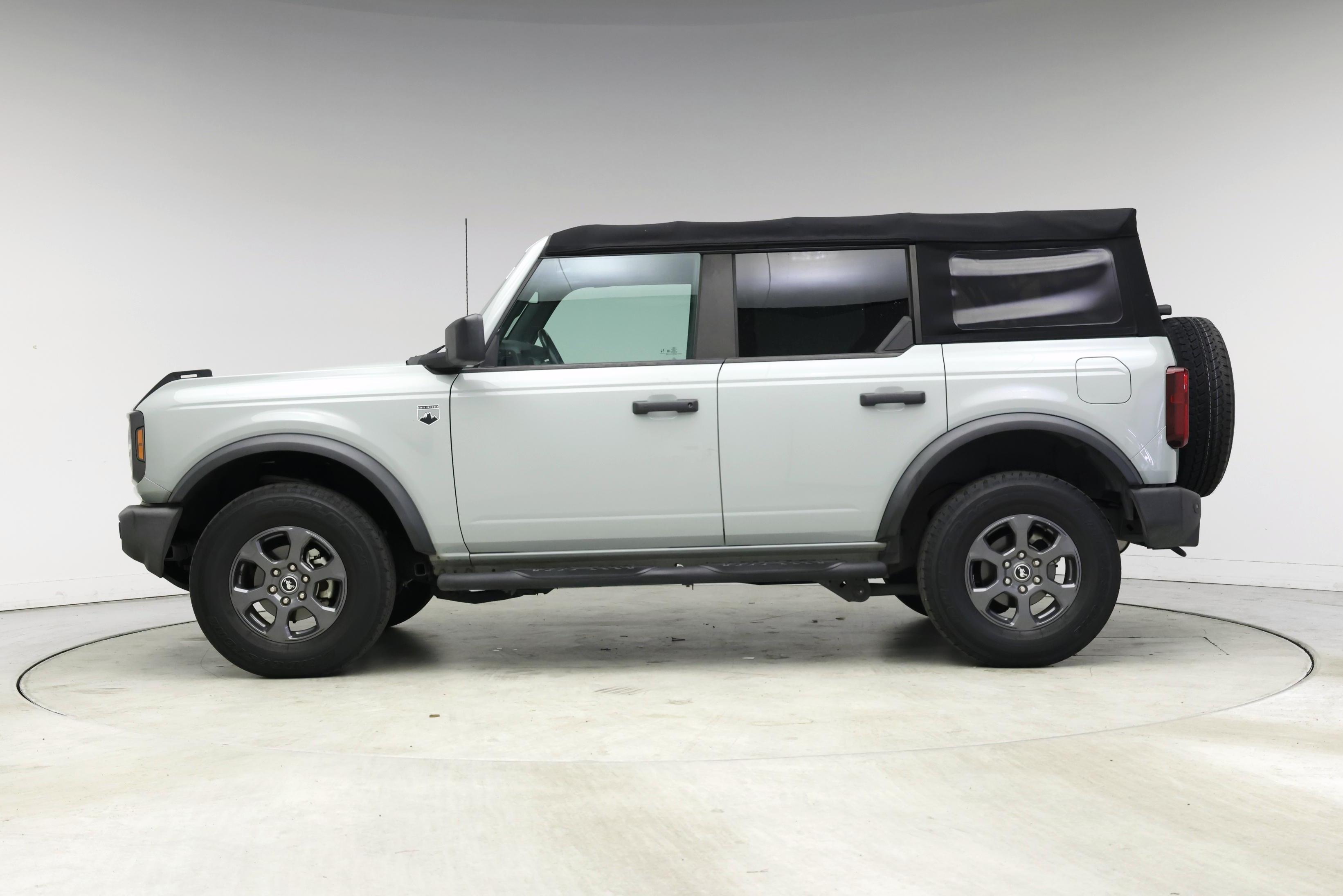 Thumbnail: 2021 Ford Bronco - 3