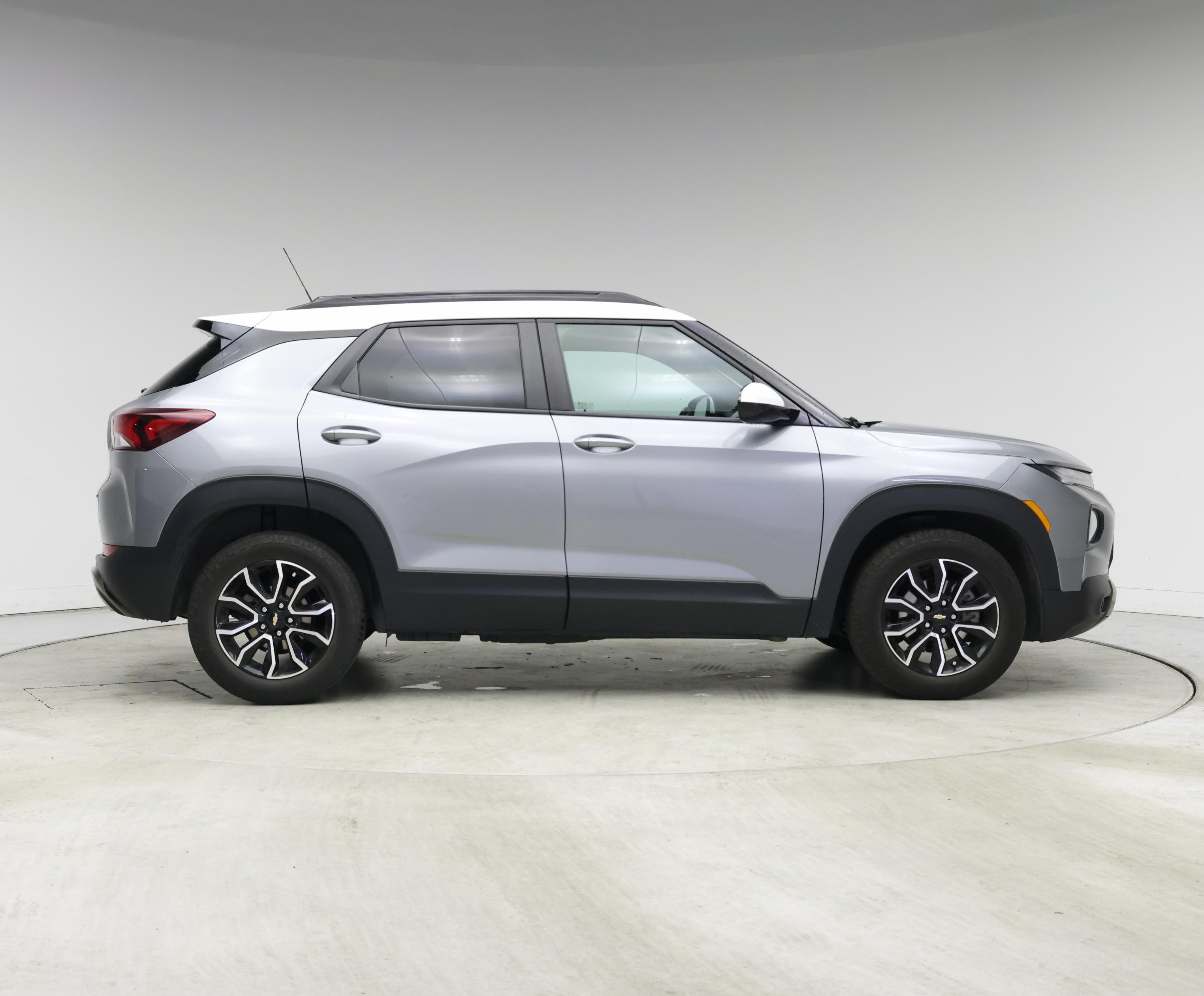 Thumbnail: 2023 Chevrolet TrailBlazer - 7