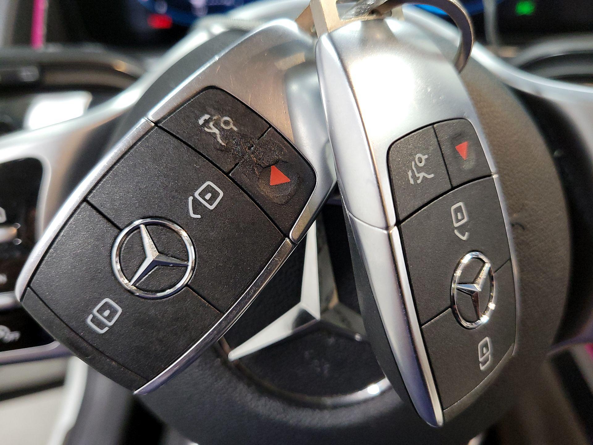 Thumbnail: 2022 Mercedes-Benz GLB - 19