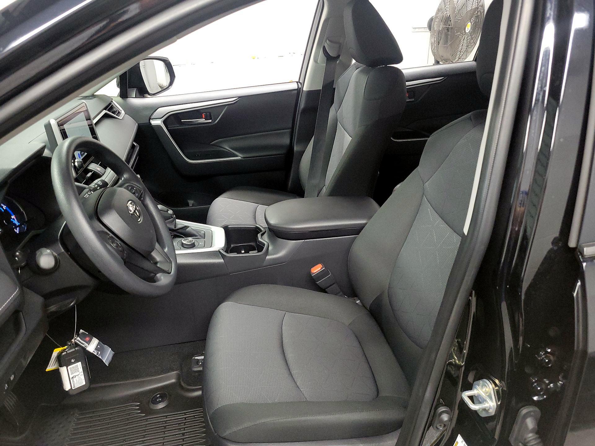 Thumbnail: 2025 Toyota RAV4 - 11