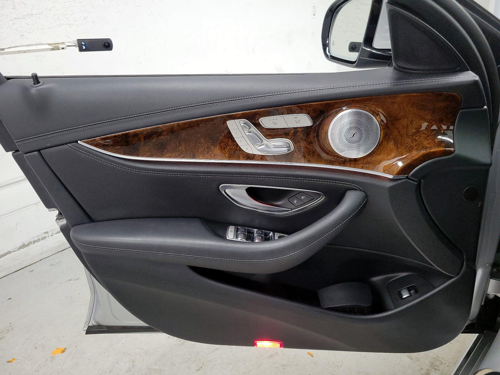 Thumbnail: 2020 Mercedes-Benz E-Class - 12