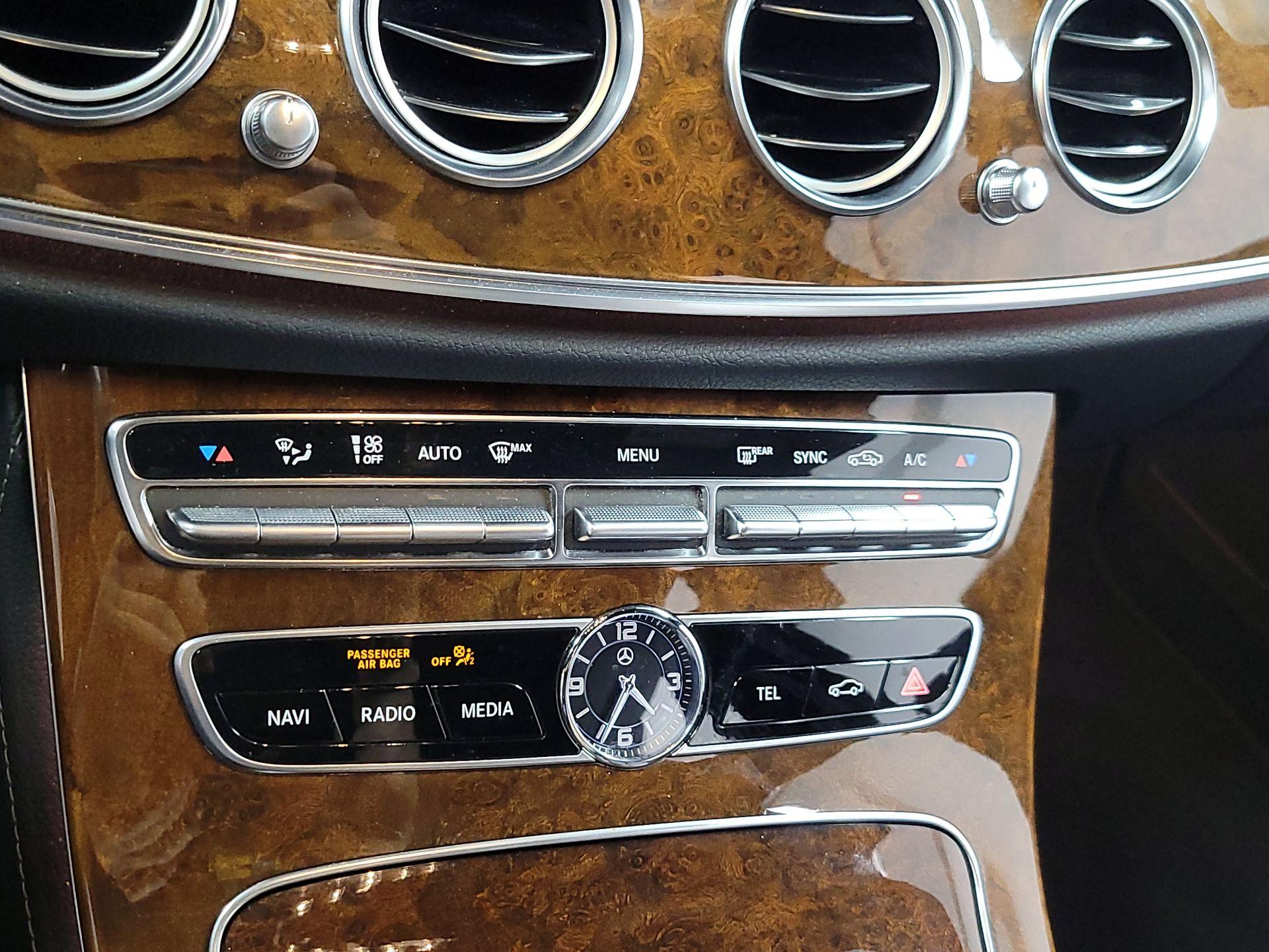 Thumbnail: 2020 Mercedes-Benz E-Class - 15