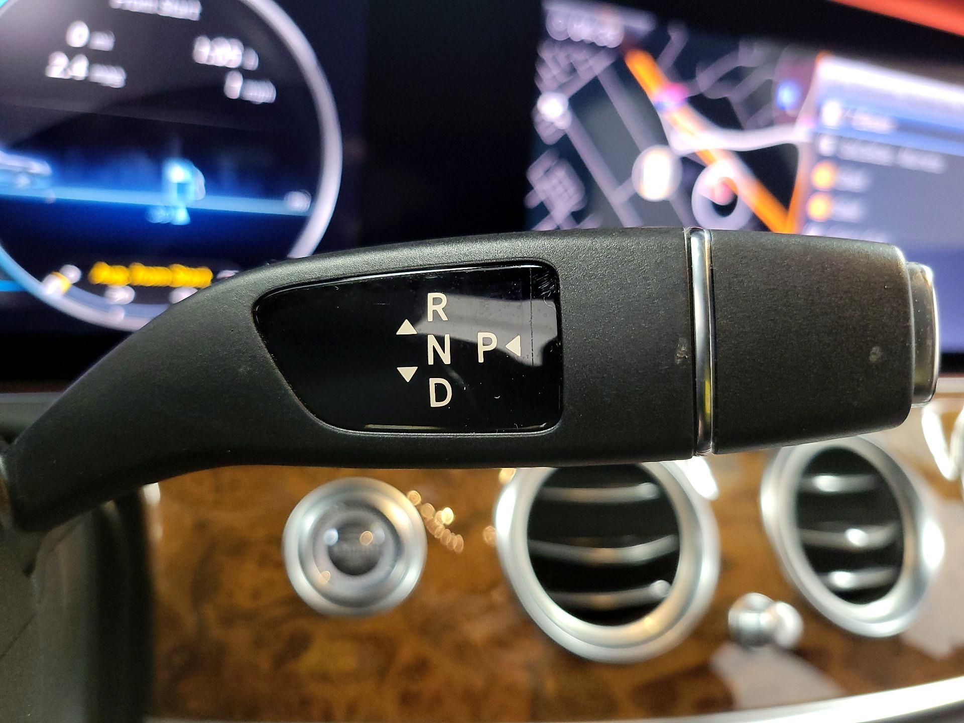 Thumbnail: 2020 Mercedes-Benz E-Class - 16