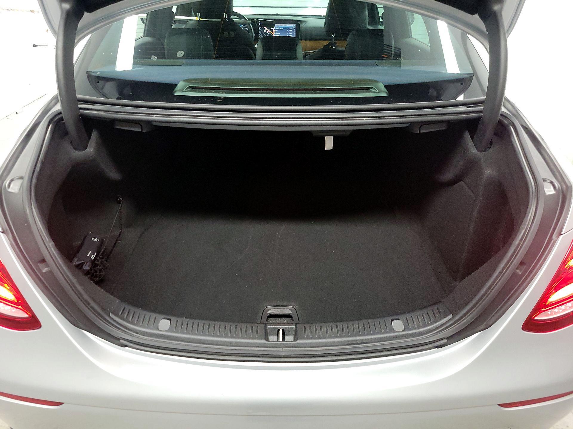 Thumbnail: 2020 Mercedes-Benz E-Class - 18