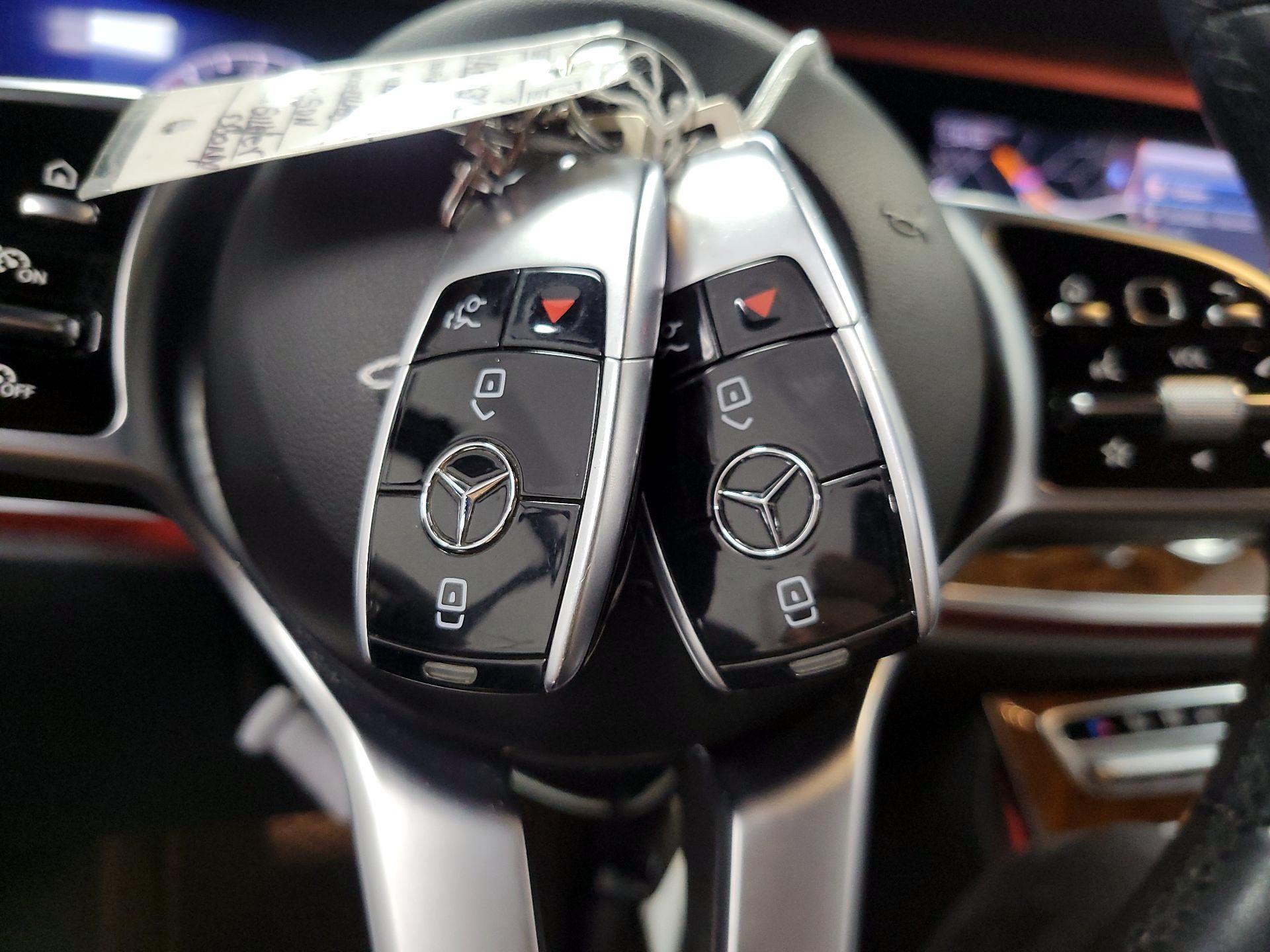 Thumbnail: 2020 Mercedes-Benz E-Class - 20