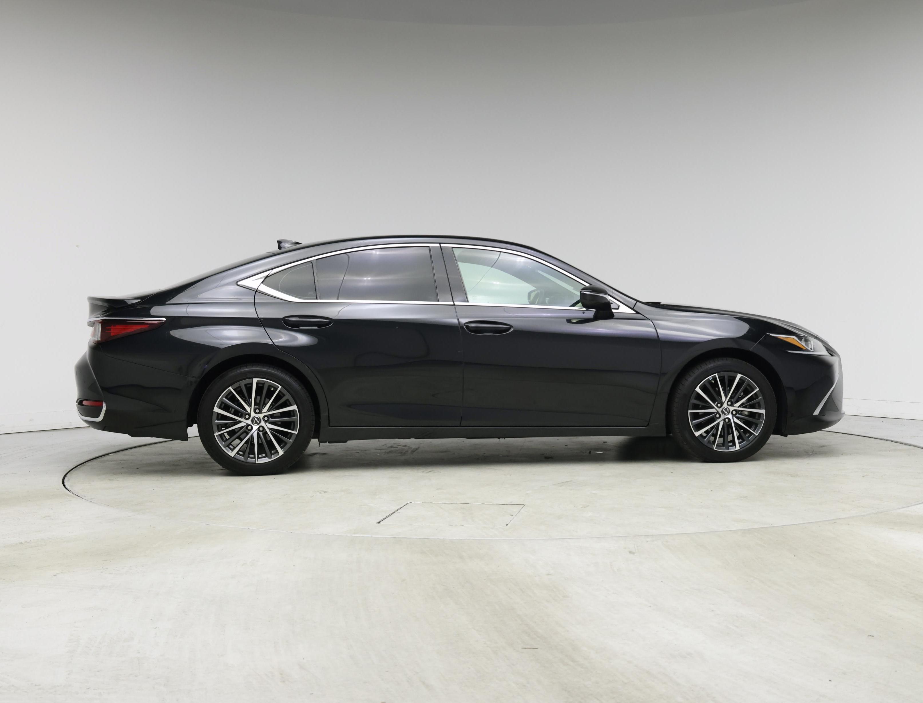 Thumbnail: 2024 Lexus ES - 7