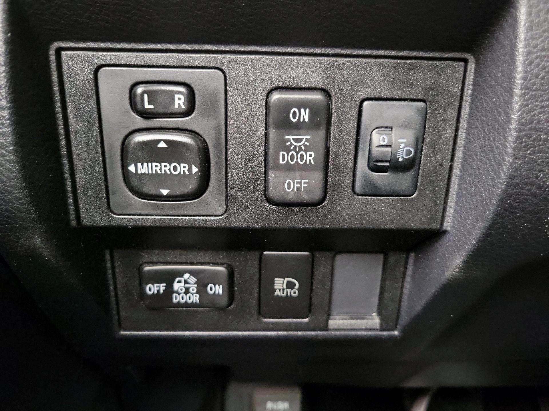 Thumbnail: 2019 Toyota Tundra - 13