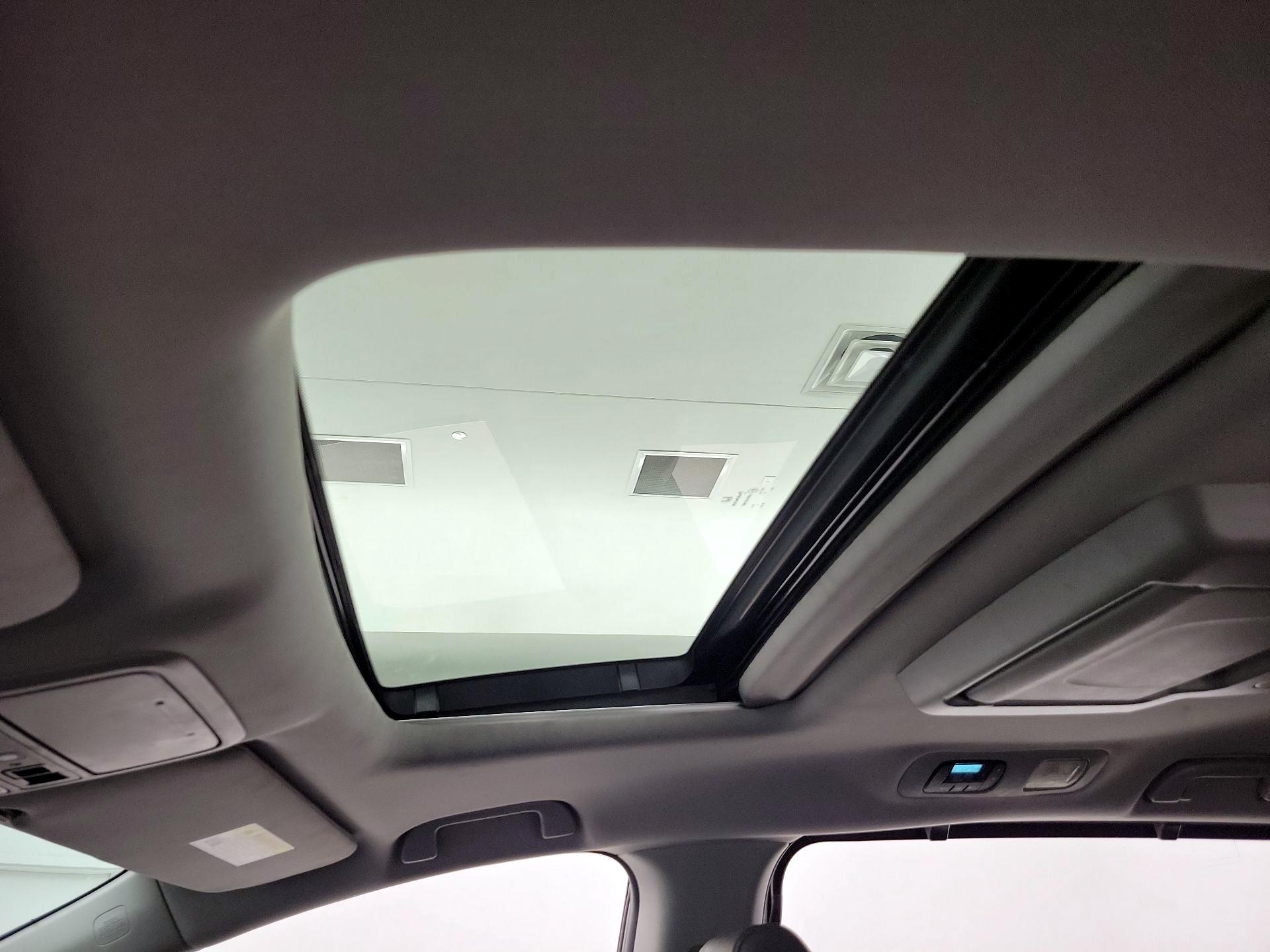 Thumbnail: 2018 Honda Odyssey - 20