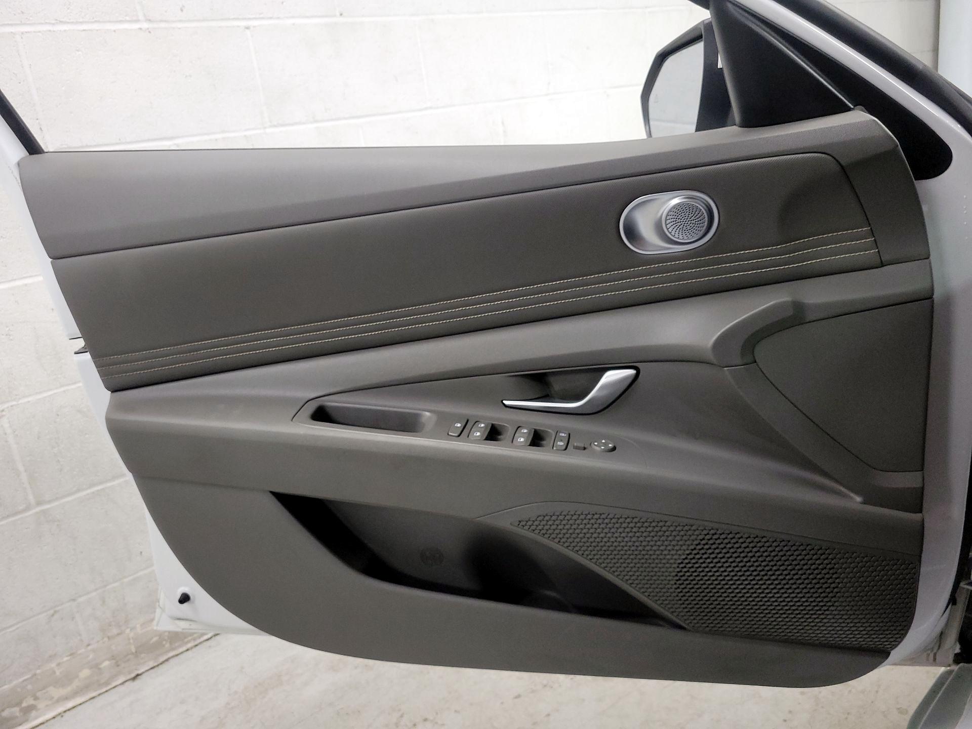 Thumbnail: 2022 Hyundai Elantra - 12