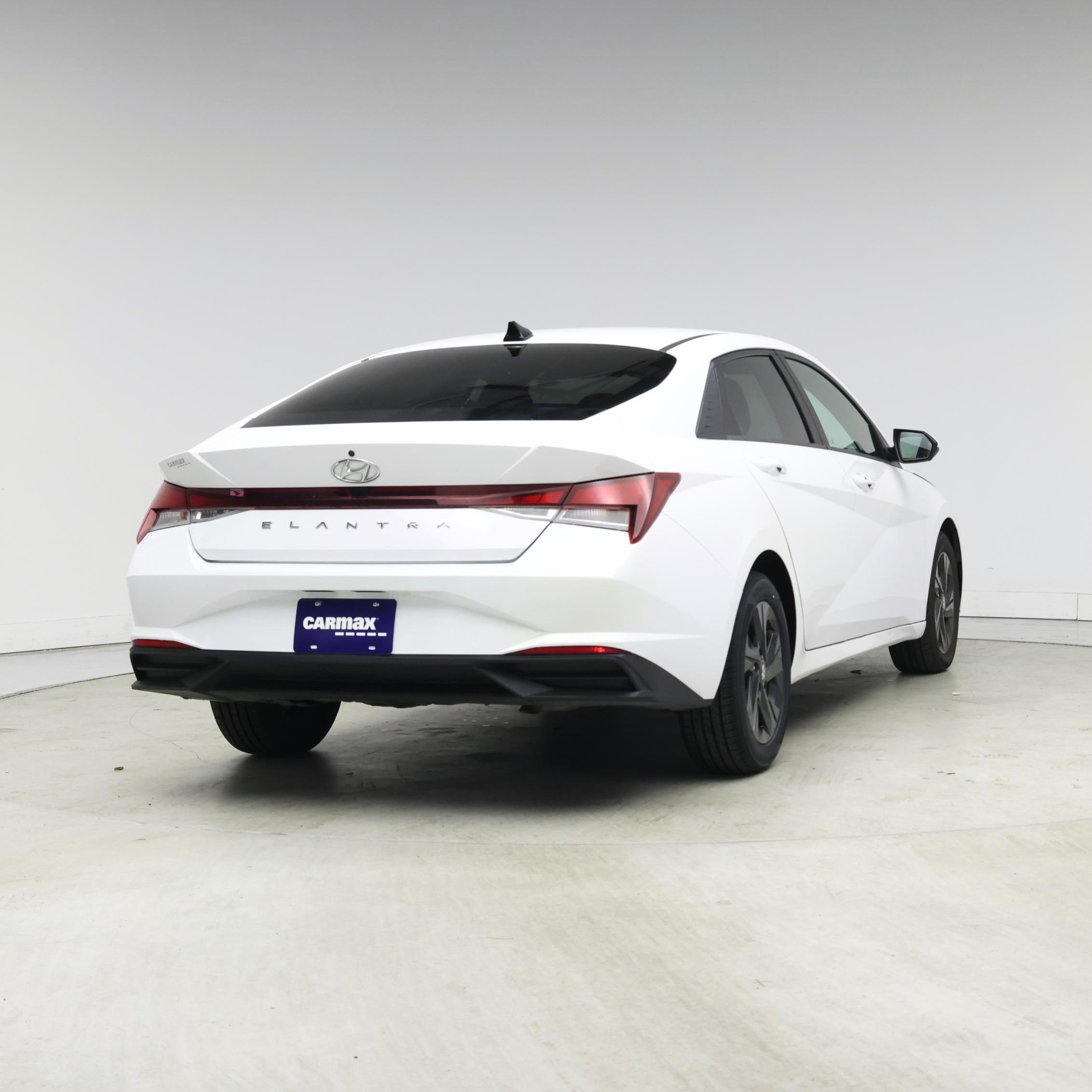 Thumbnail: 2022 Hyundai Elantra - 8