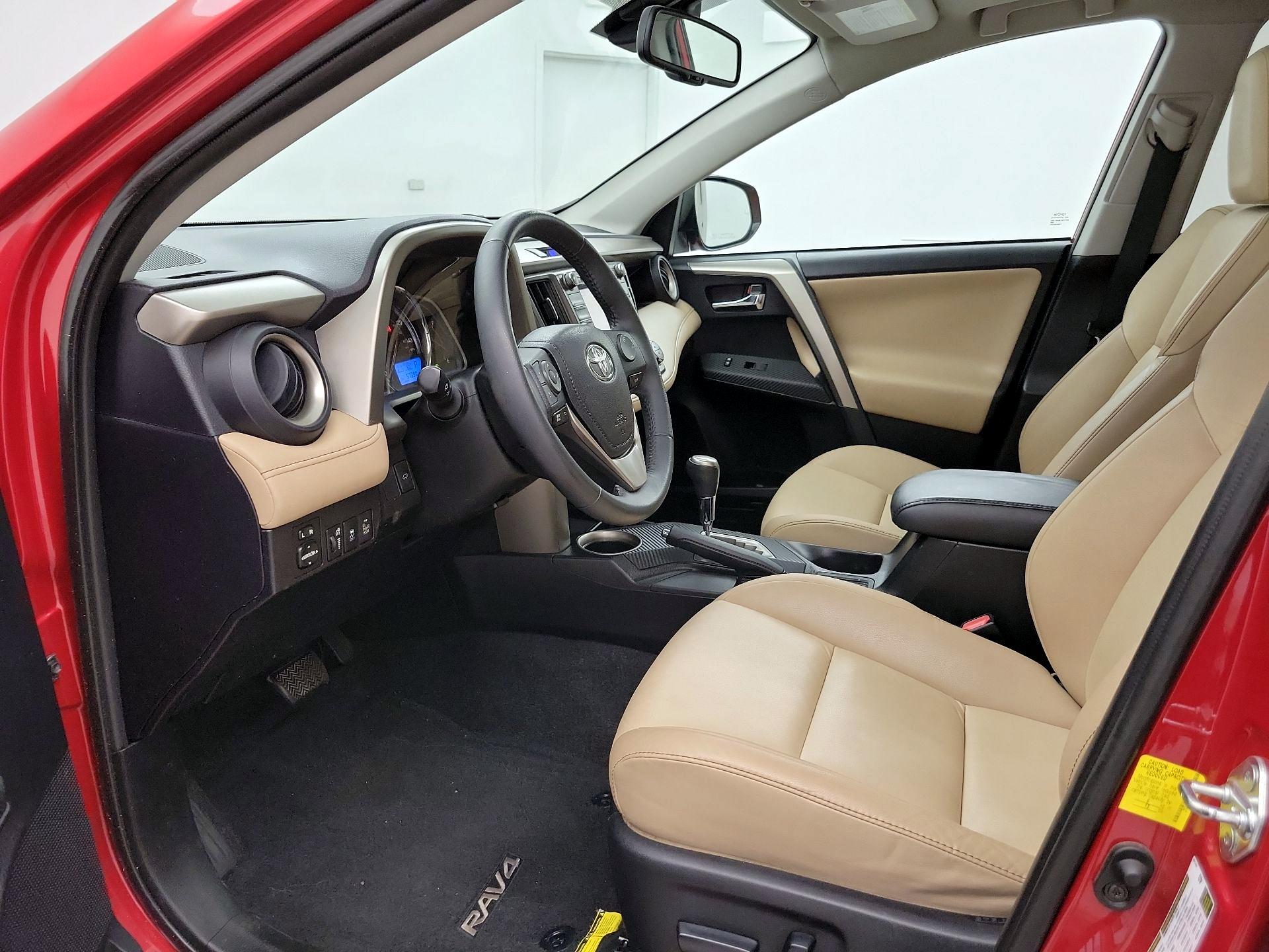 Thumbnail: 2014 Toyota RAV4 - 11