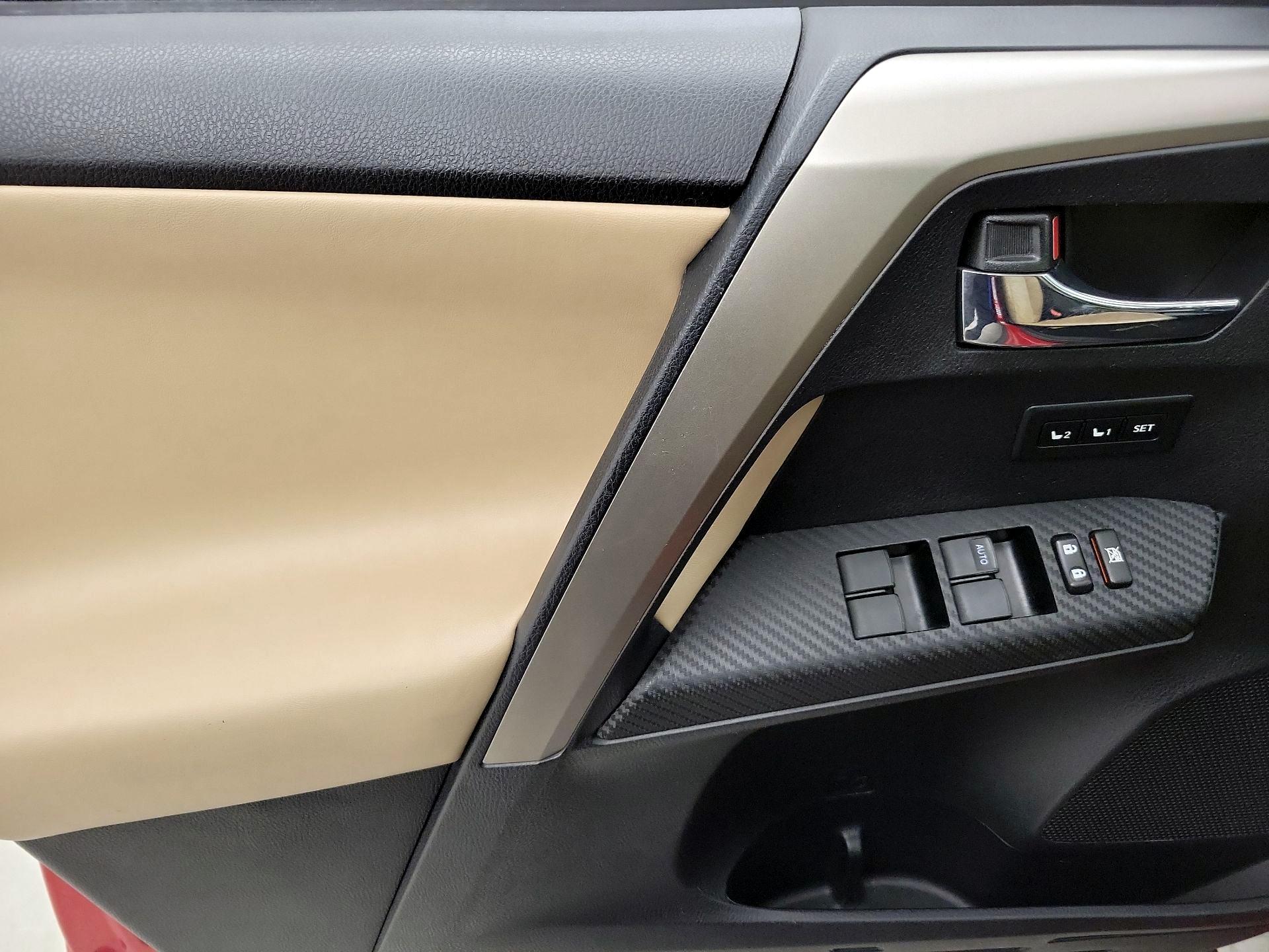 Thumbnail: 2014 Toyota RAV4 - 12