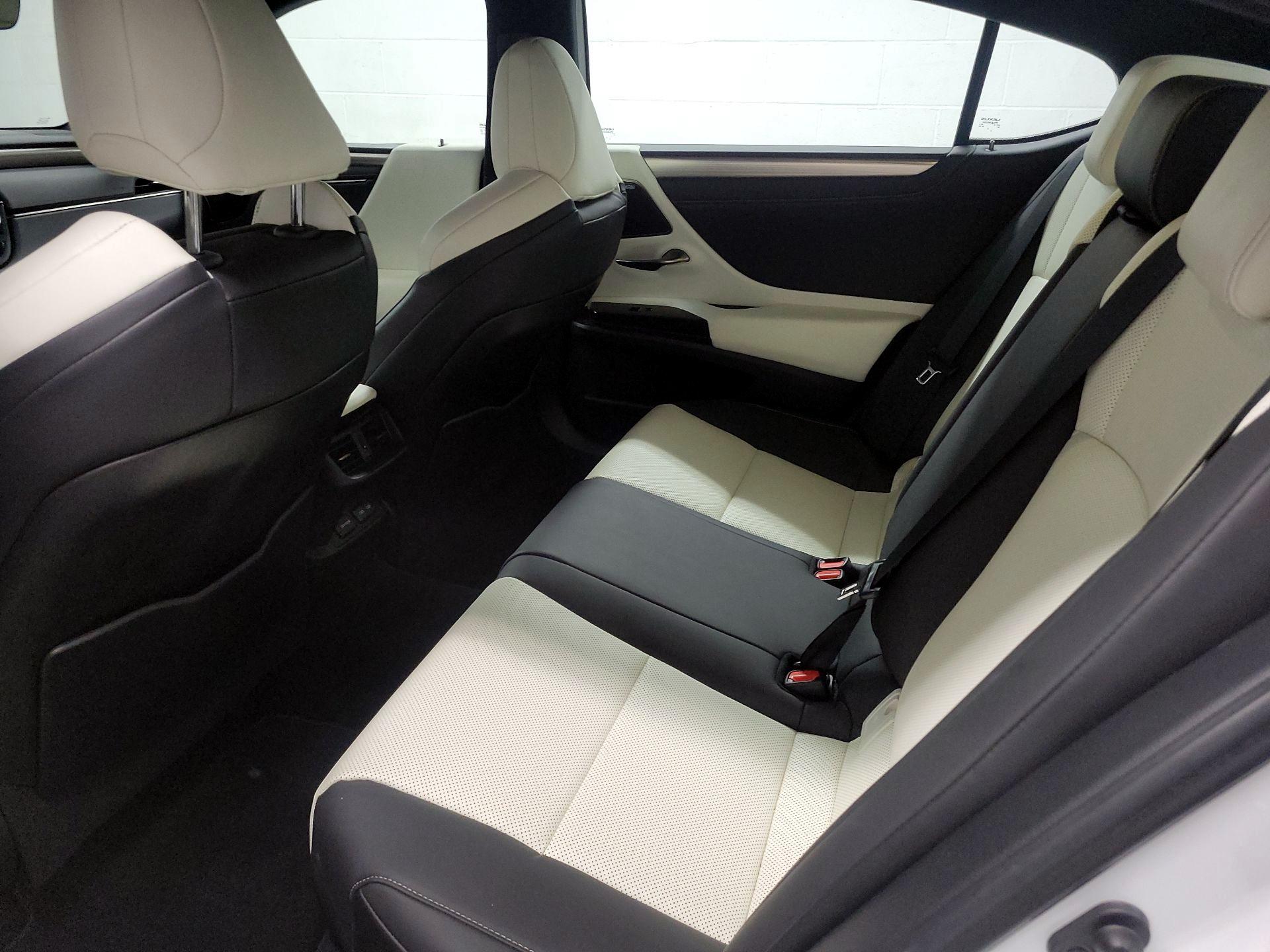 Thumbnail: 2024 Lexus ES - 17