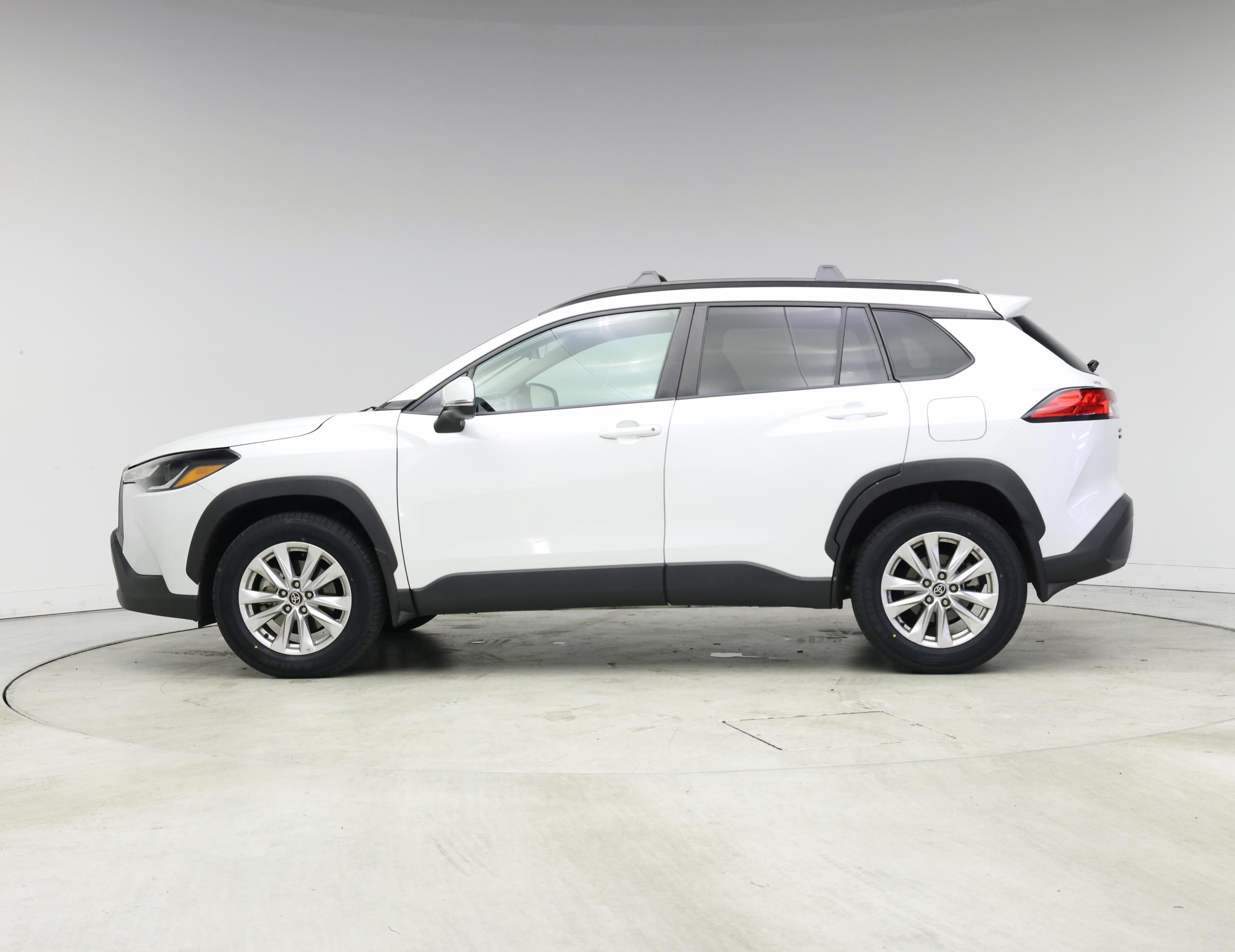 Thumbnail: 2022 Toyota Corolla Cross - 3